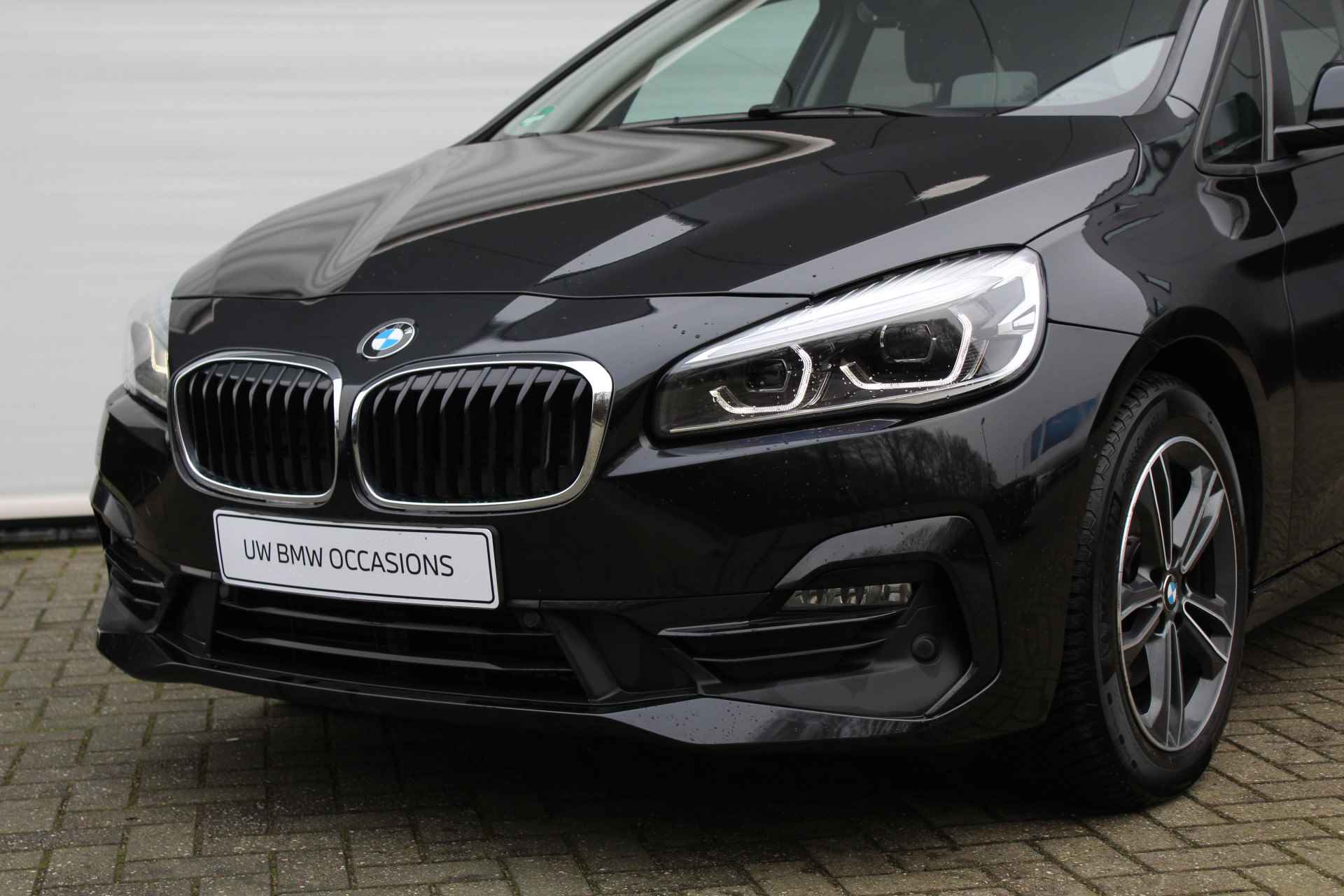 BMW 2 Serie Active Tourer 218i Executive Sport Line Automaat / Achteruitrijcamera / Sportstoelen / LED / Head-Up / Apple CarPlay / Park Assistant - 17/28