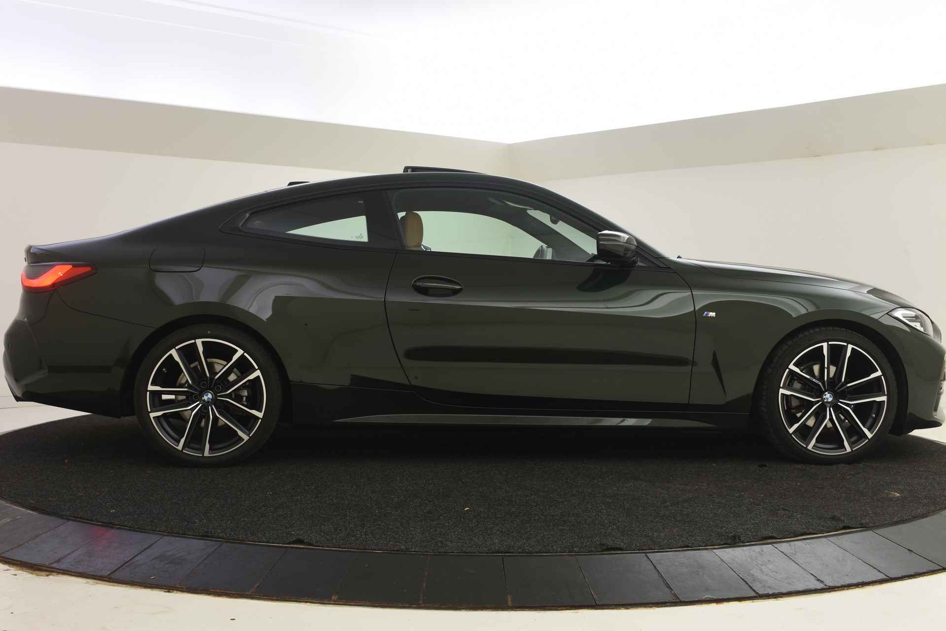 BMW 4 Serie Coupé 420i High Executive M Sport Automaat / Schuif-kanteldak / M sportstoelen / Active Cruise Control / Comfort Access / Parking Assistant - 12/53