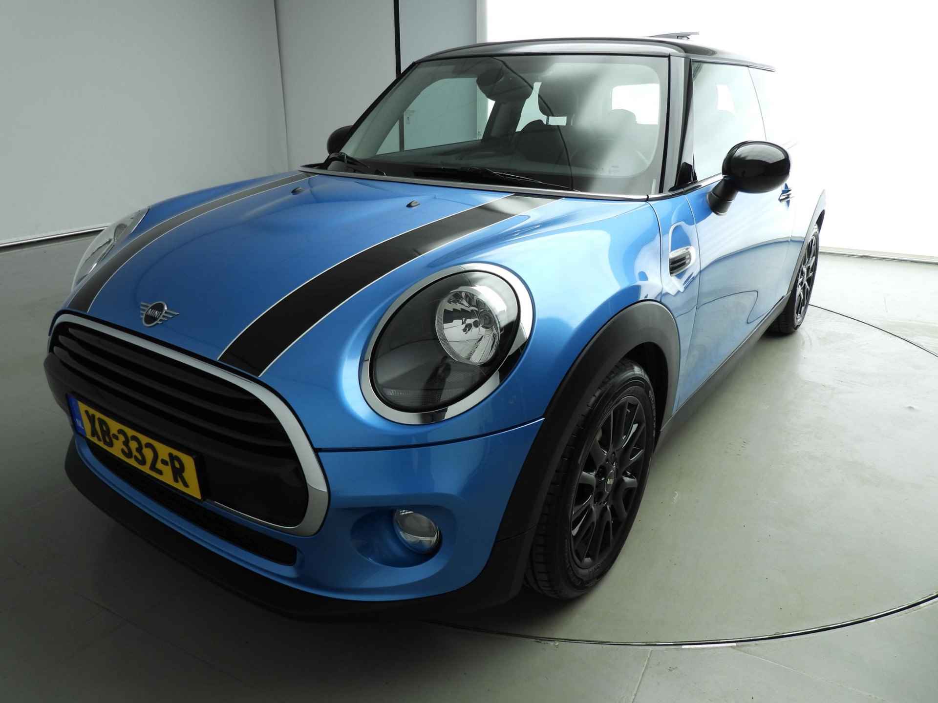 Mini 3-deurs Cooper Automaat / Sportstoelen / Panoramadak / Getint glas / Alu wielen Black - 30/33