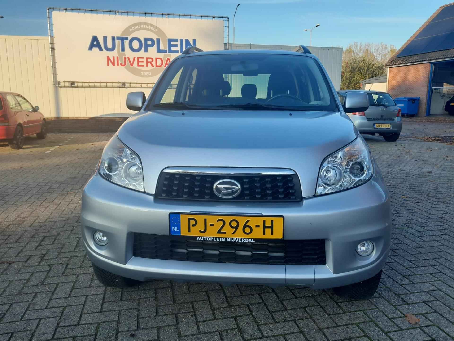 Daihatsu Terios 1.5 2WD Trophy nette goed onderhouden Terios op all seasonsbanden met trekhaak! - 3/16