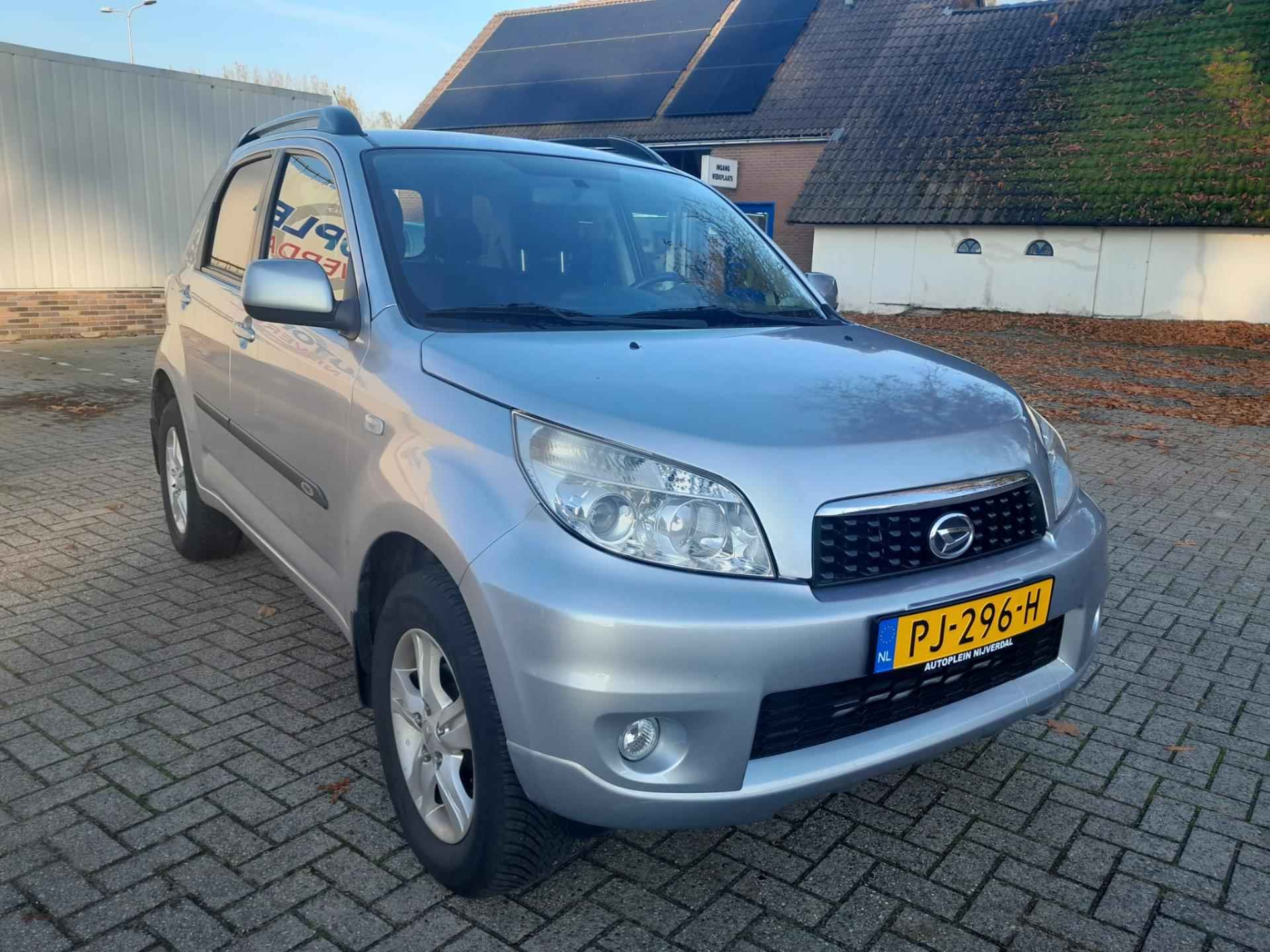 Daihatsu Terios 1.5 2WD Trophy nette goed onderhouden Terios op all seasonsbanden met trekhaak! - 4/16