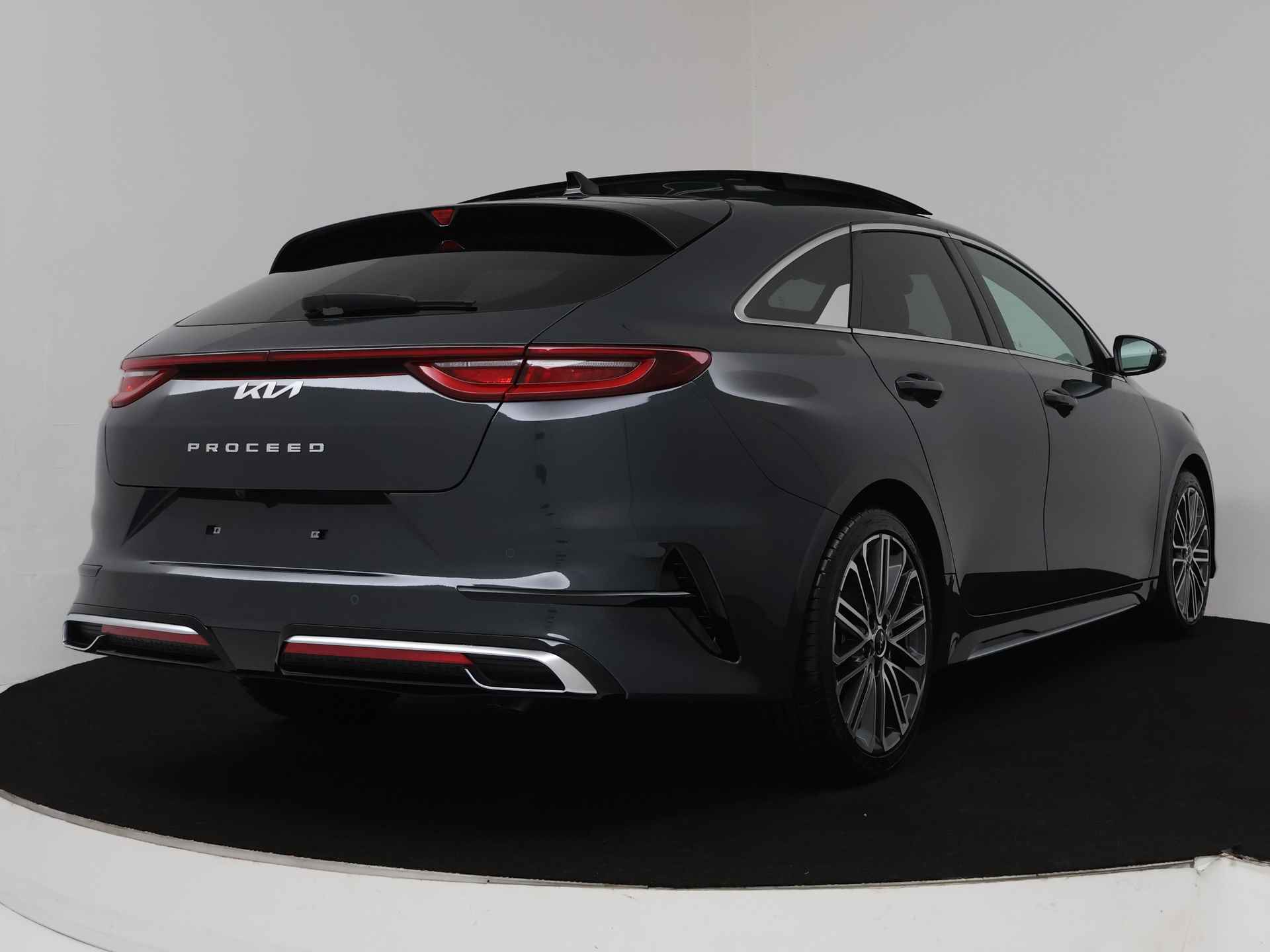 Kia ProCeed 1.5 T-GDi GT-PlusLine | Adaptive Cruise Control| Panoramadak | Achterbank verwarmd | NIEUW!! Uit voorraad leverbaar! - 3/39