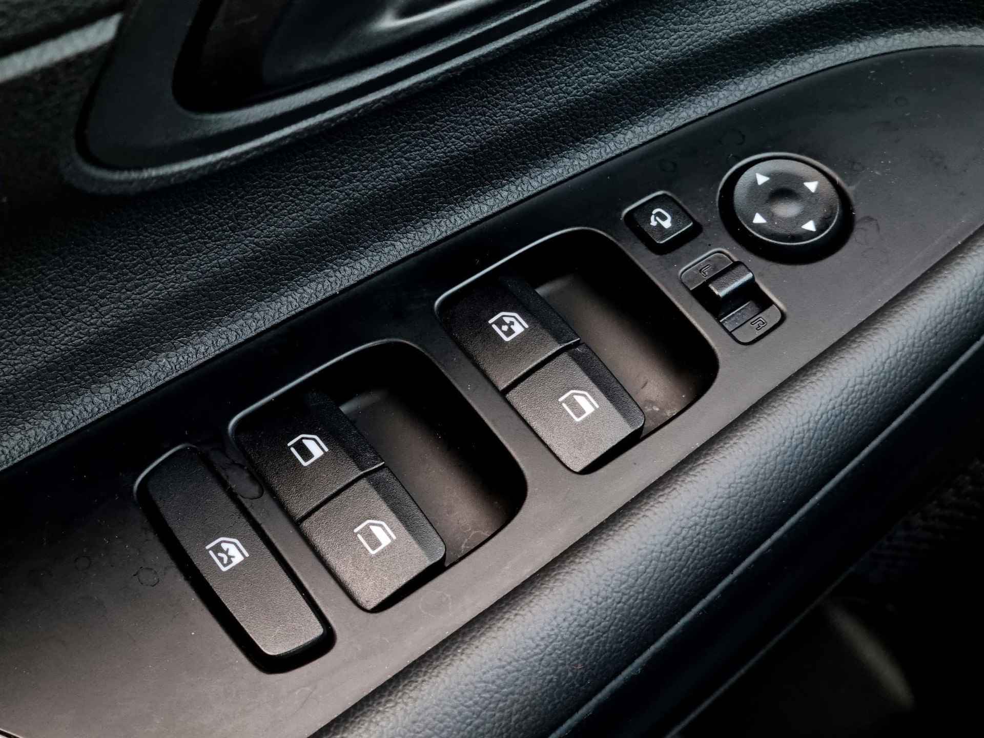 Hyundai i20 1.0 T-GDI Comfort / Origineel NL / Navigatie via Android Auto/Apple Carplay - 24/33
