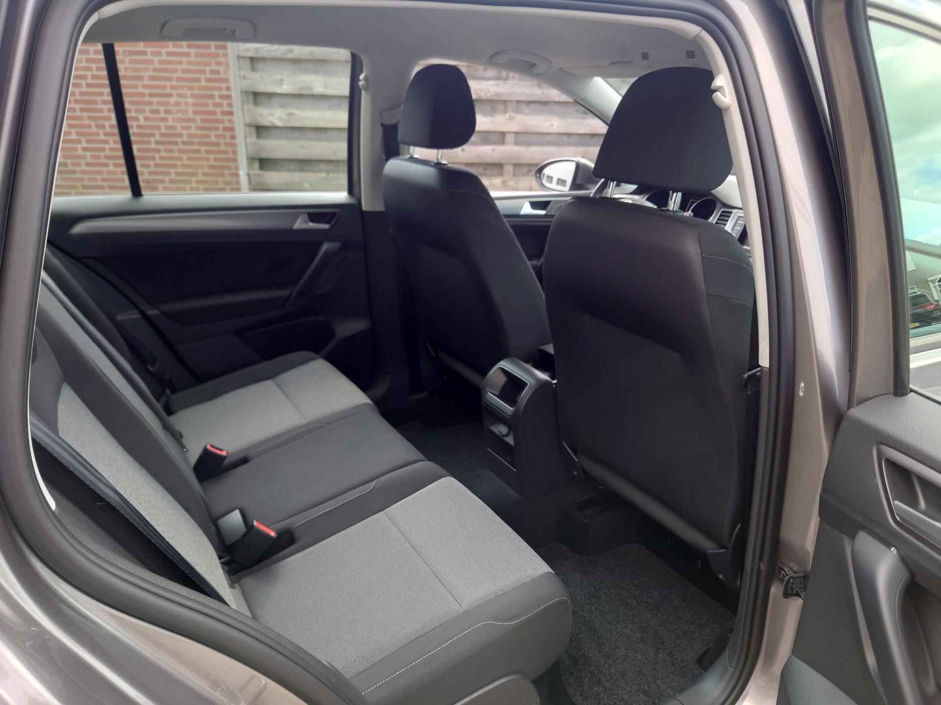 Volkswagen Golf Sportsvan 1.2 TSI, 1e eigenaar, Dealer onderhouden, Parkeersensoren, Clima - 14/24