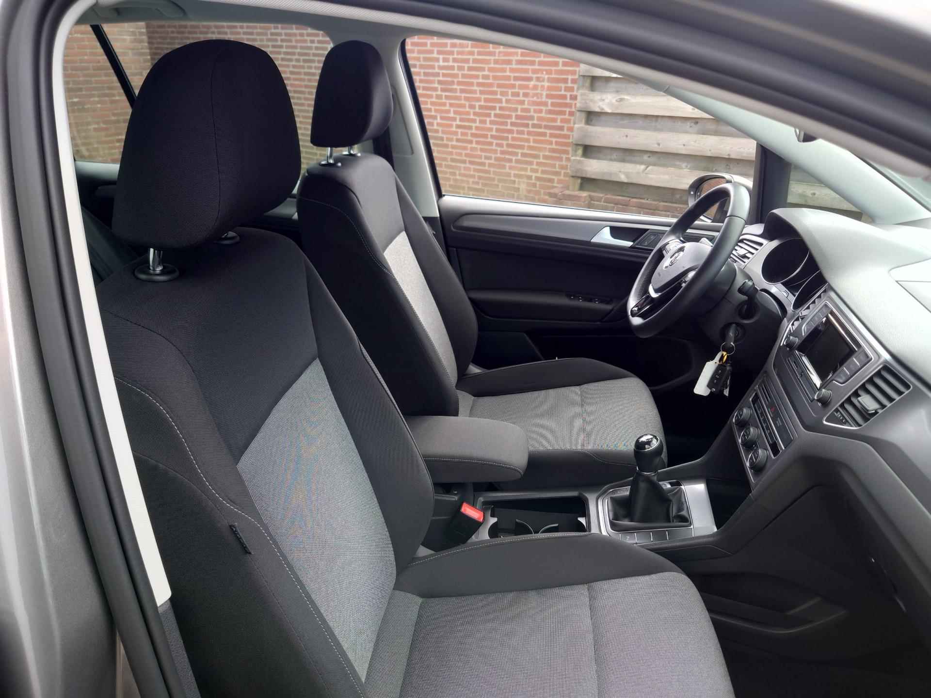 Volkswagen Golf Sportsvan 1.2 TSI, 1e eigenaar, Dealer onderhouden, Parkeersensoren, Clima - 15/24