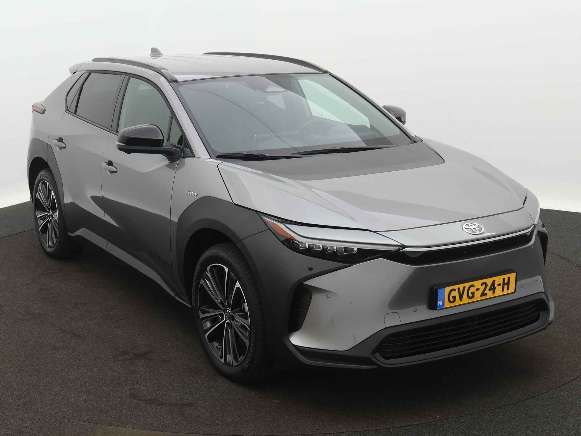 Toyota Bz4x Dynamic 71 kWh | Navigatie | 360 Camera | LM velgen | Parkeersensoren | Stoelverwarming | Stuurwiel verwarmd | Cruise Control Adaptief | - 28/47