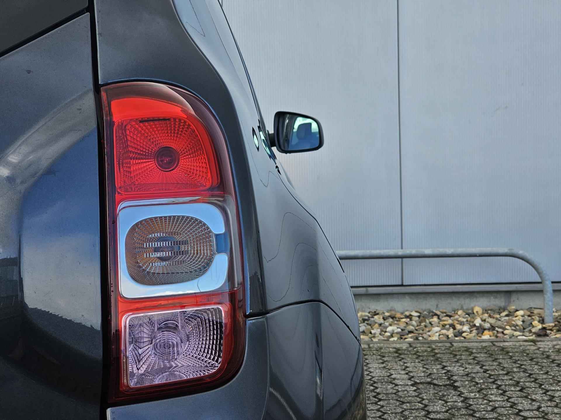 Dacia Duster 125pk Prestige | Lederen bekleding | Navigatie | Trekhaak - 24/35