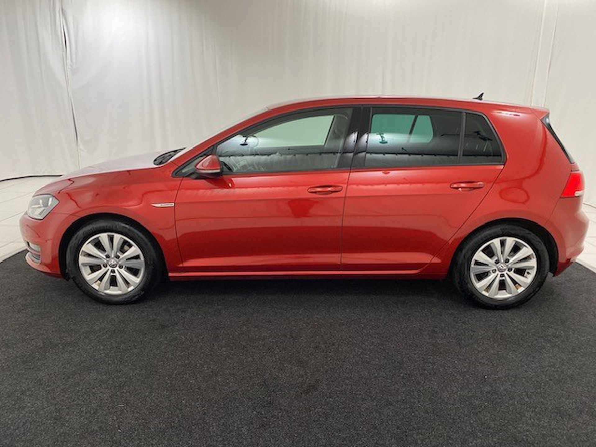 VOLKSWAGEN Golf 1.0 TSI 115pk BlueMotion 5DRS Comfortline / Parkeersensoren / Navigatie / Climate Controle - 2/27