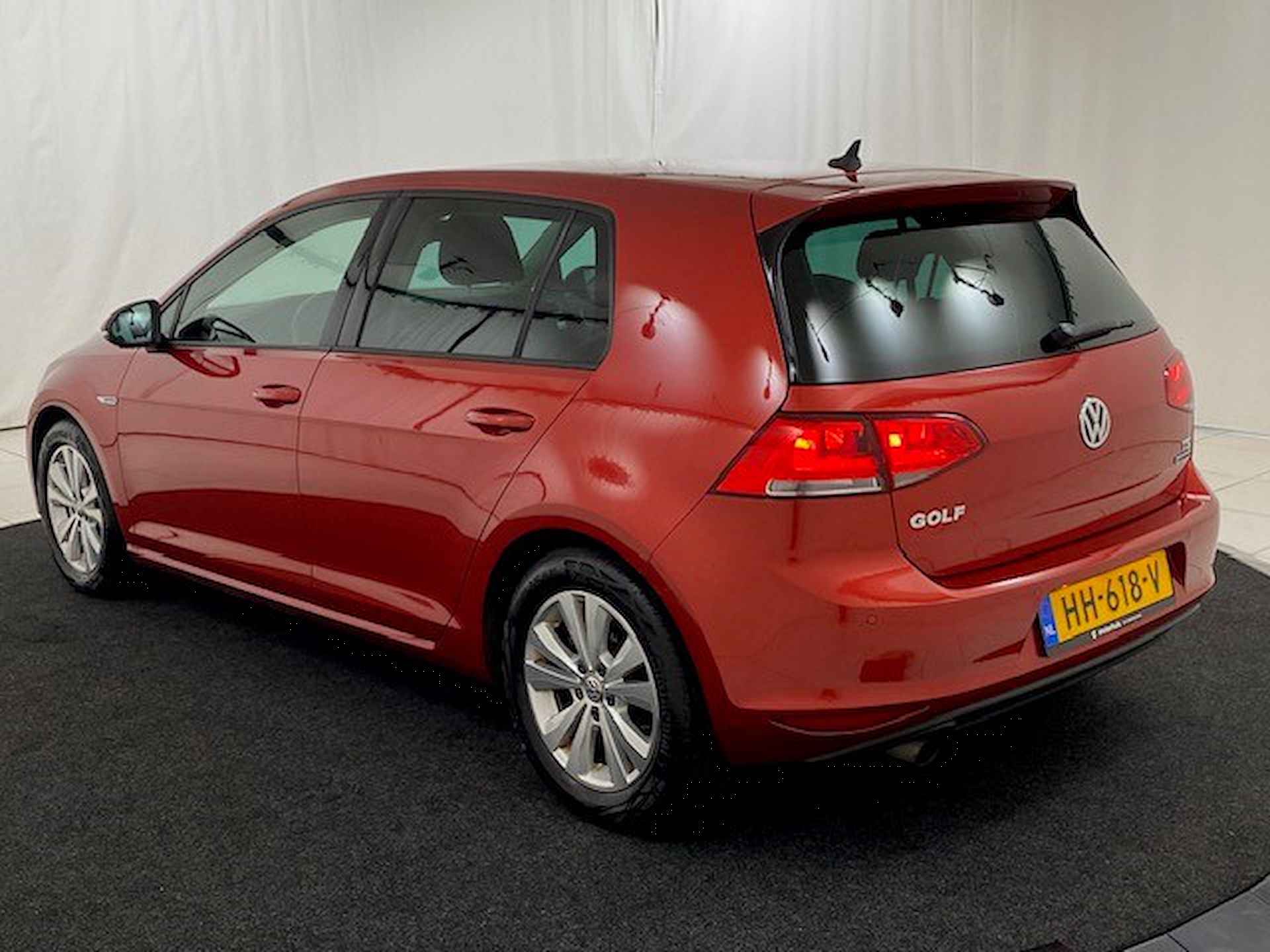 VOLKSWAGEN Golf 1.0 TSI 115pk BlueMotion 5DRS Comfortline / Parkeersensoren / Navigatie / Climate Controle - 3/27