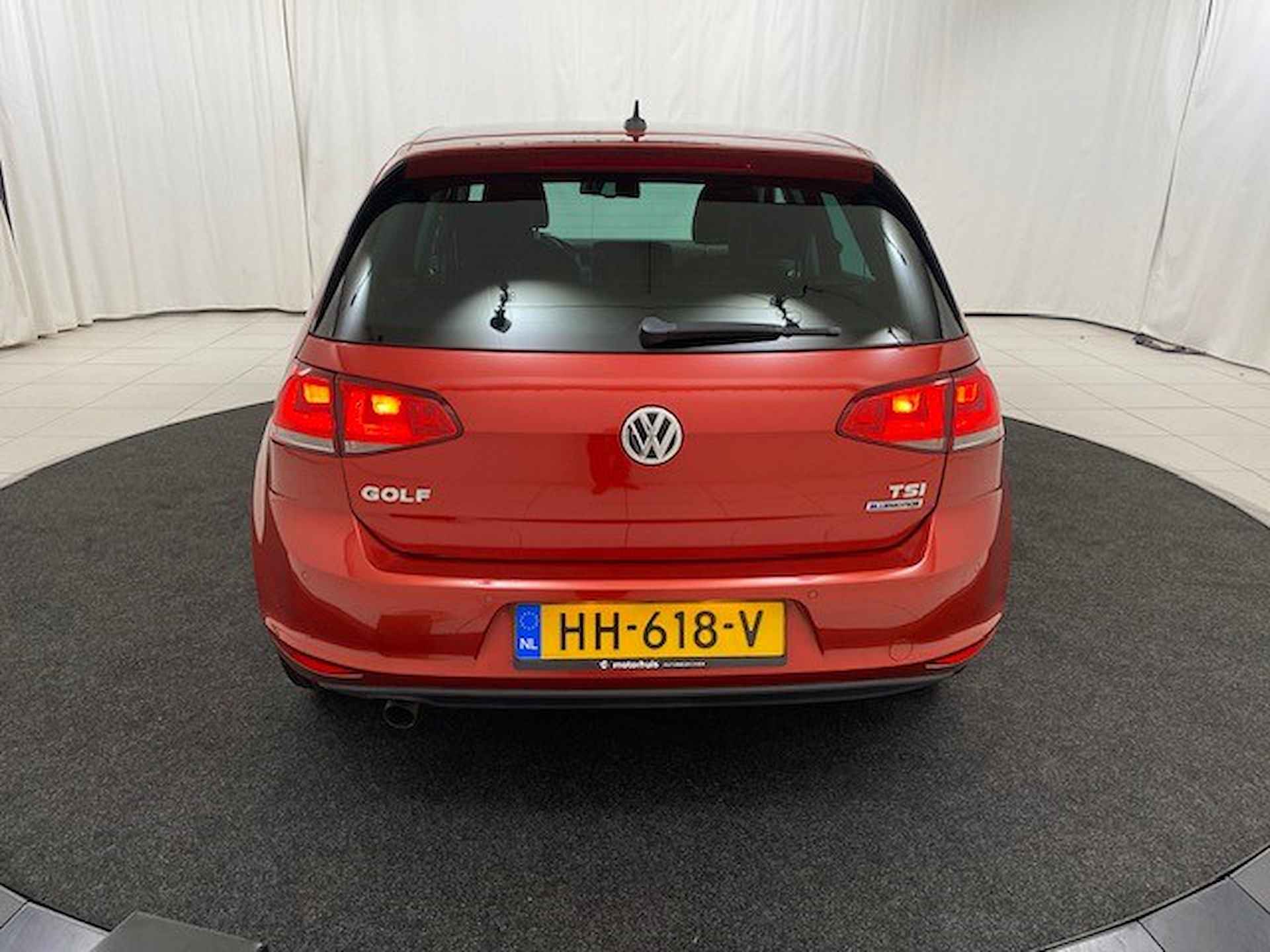 VOLKSWAGEN Golf 1.0 TSI 115pk BlueMotion 5DRS Comfortline / Parkeersensoren / Navigatie / Climate Controle - 4/27