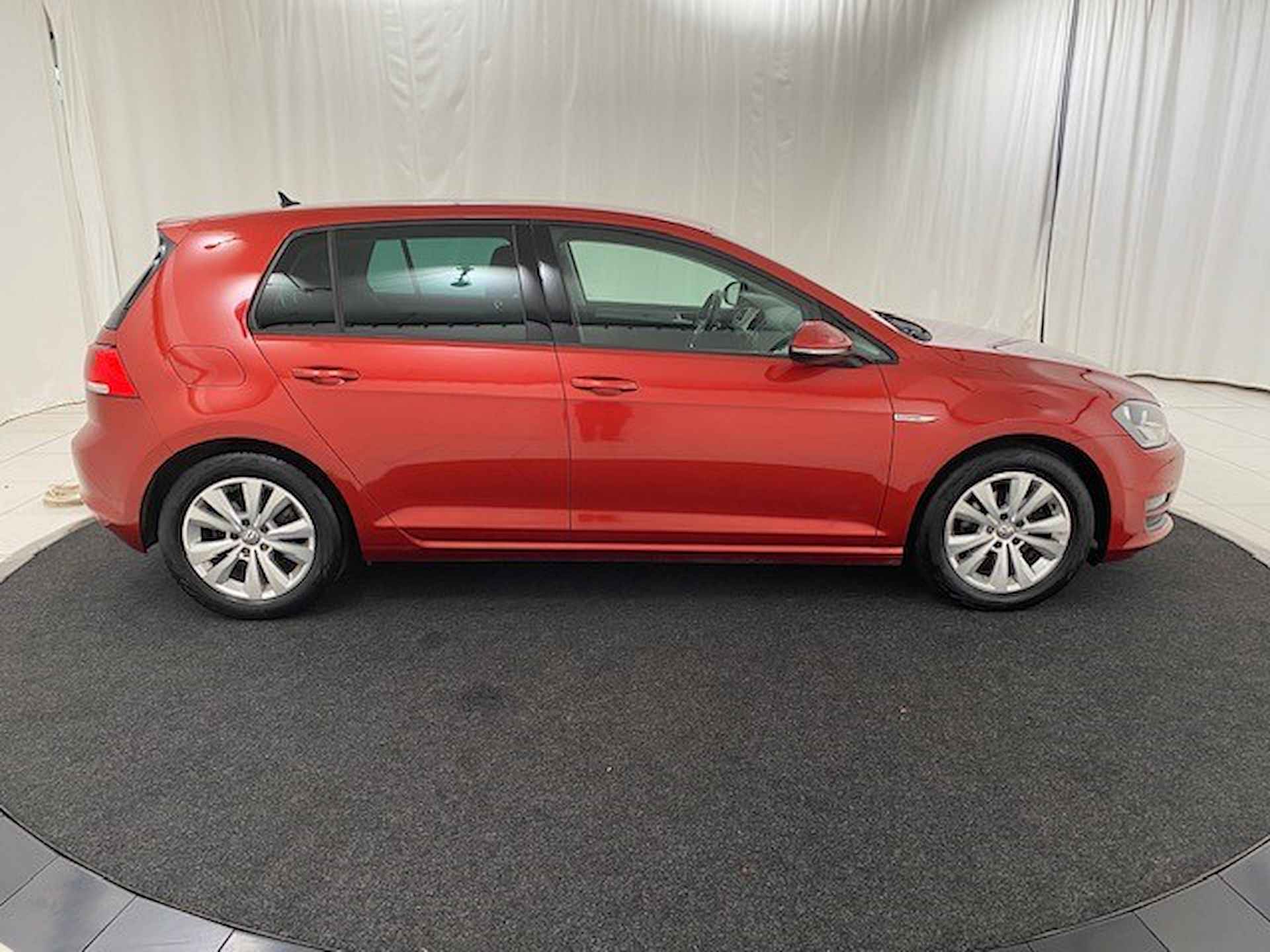 VOLKSWAGEN Golf 1.0 TSI 115pk BlueMotion 5DRS Comfortline / Parkeersensoren / Navigatie / Climate Controle - 6/27