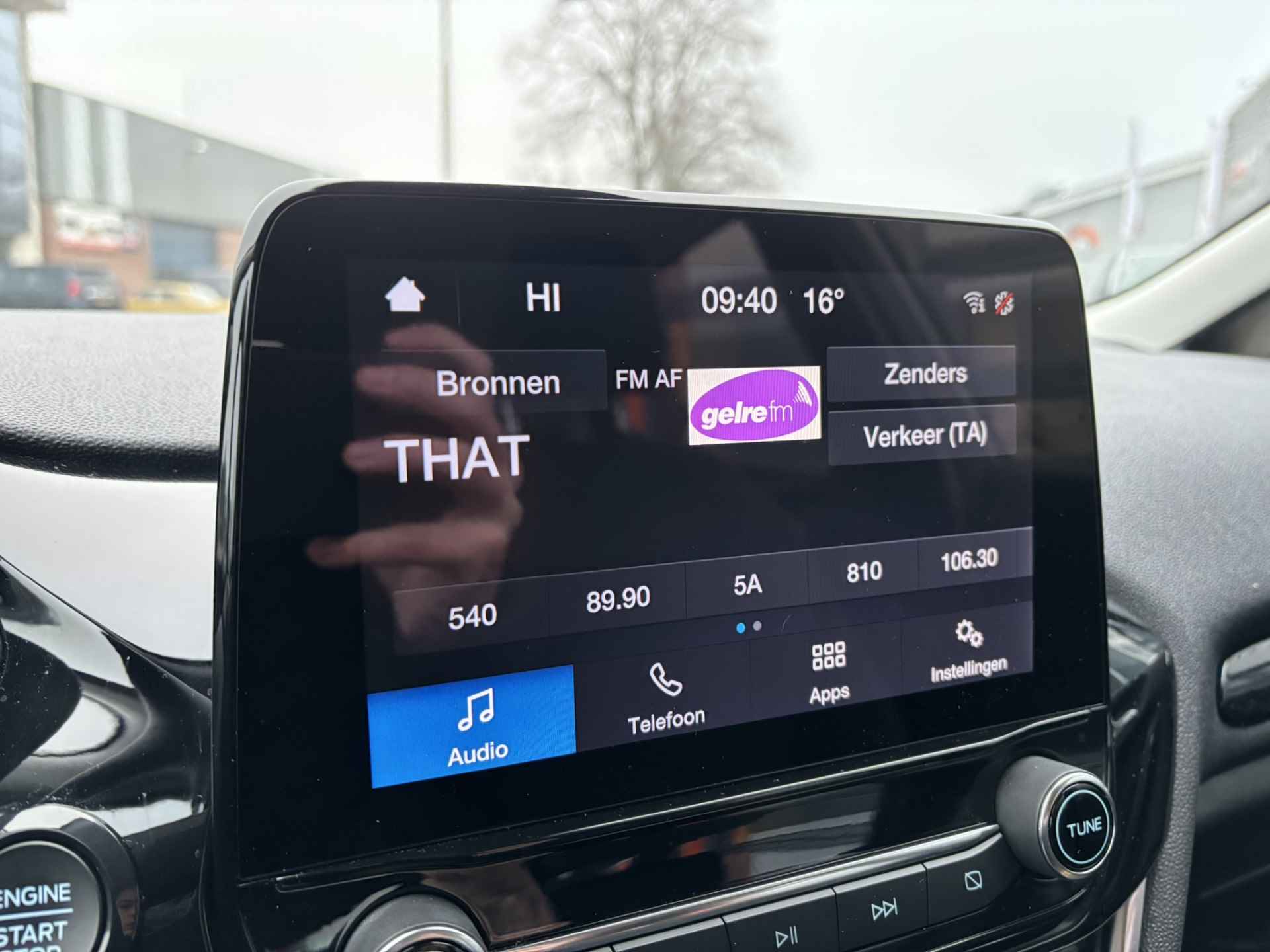 Ford Fiesta 1.0 EcoBoost Hybrid Titanium / Sensoren Achter / AndroidAuto/AppleCarplay / Stoel/Stuurverwarming / Verwarmbare Voorruit / - 24/35