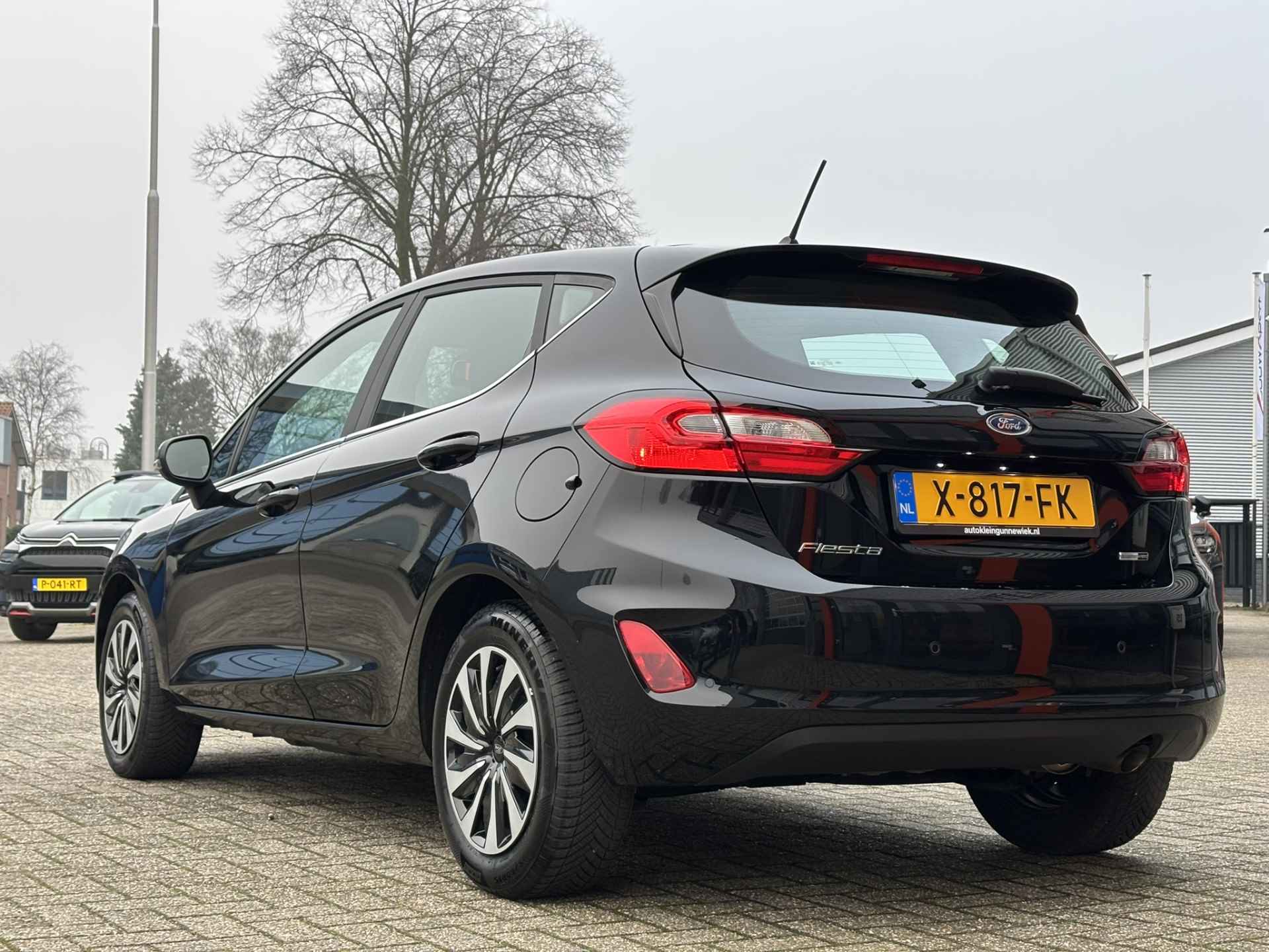 Ford Fiesta 1.0 EcoBoost Hybrid Titanium / Sensoren Achter / AndroidAuto/AppleCarplay / Stoel/Stuurverwarming / Verwarmbare Voorruit / - 28/35