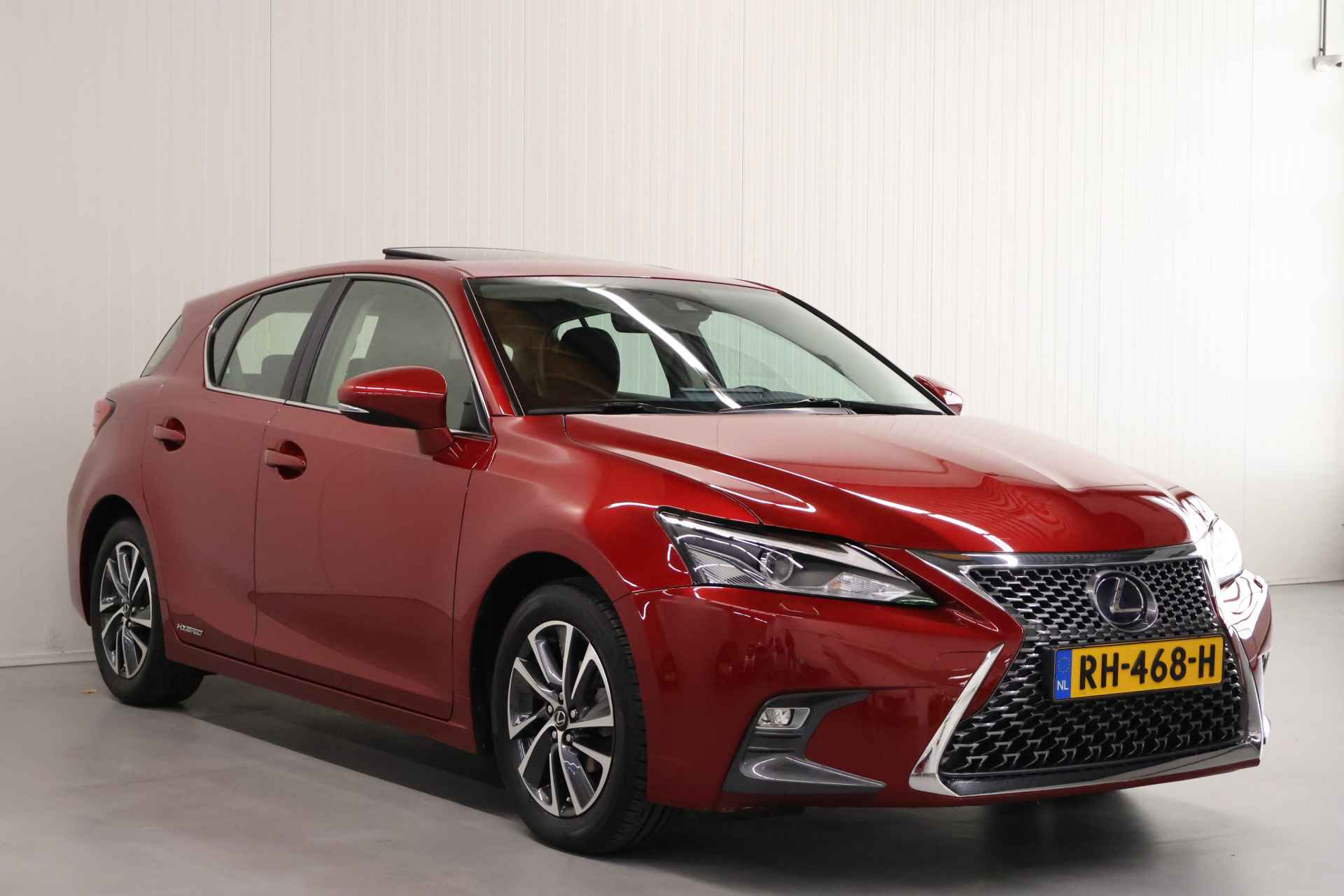 Lexus CT 200h Business Launch Edition - 7/36