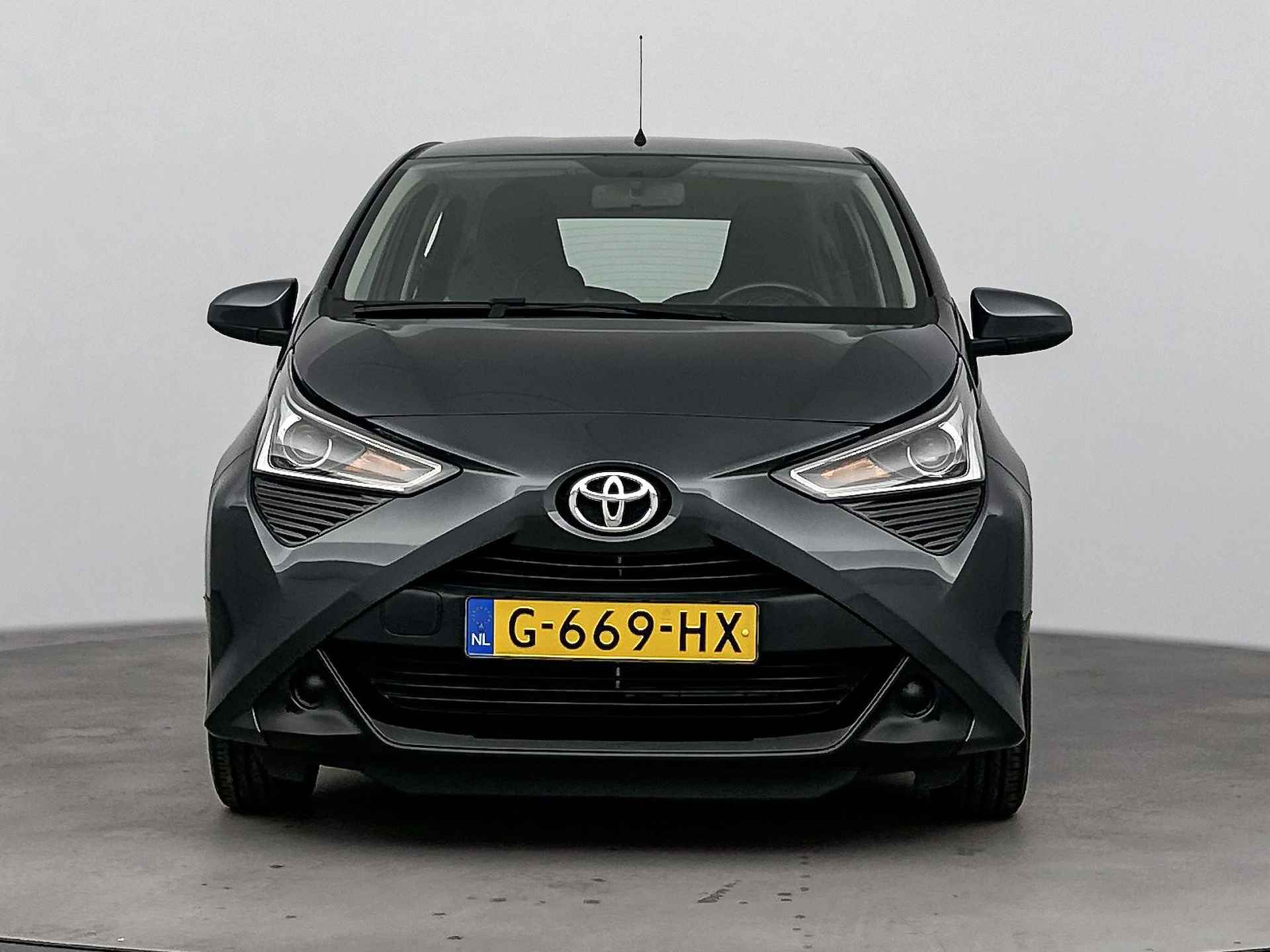 Toyota Aygo 1.0 VVT-i x-play | Airco | Camera | - 26/39