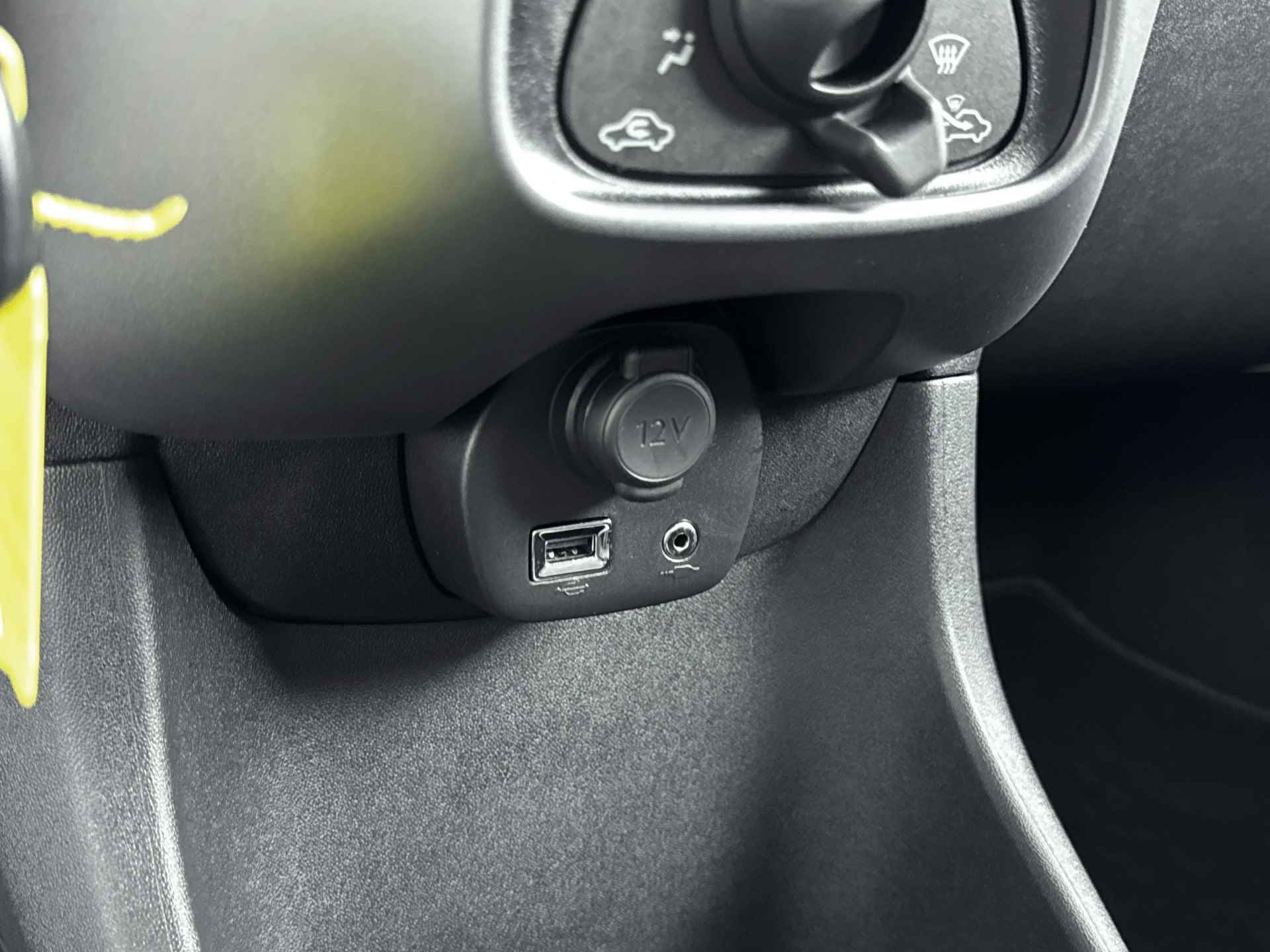 Toyota Aygo 1.0 VVT-i x-play | Airco | Camera | - 33/39