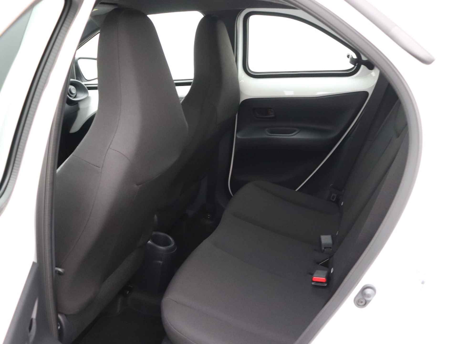 Toyota Aygo X 1.0 VVT-i MT play | Apple CarPlay | Camera | Adaptive Cruise Control | - 21/42