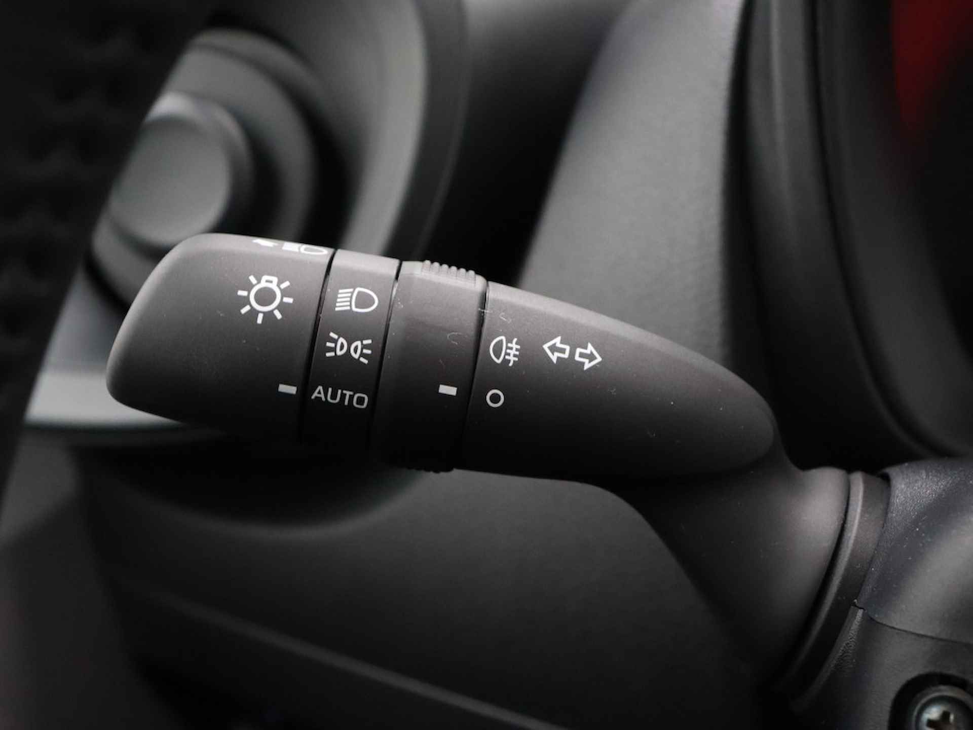Toyota Aygo X 1.0 VVT-i MT play | Apple CarPlay | Camera | Adaptive Cruise Control | - 24/42