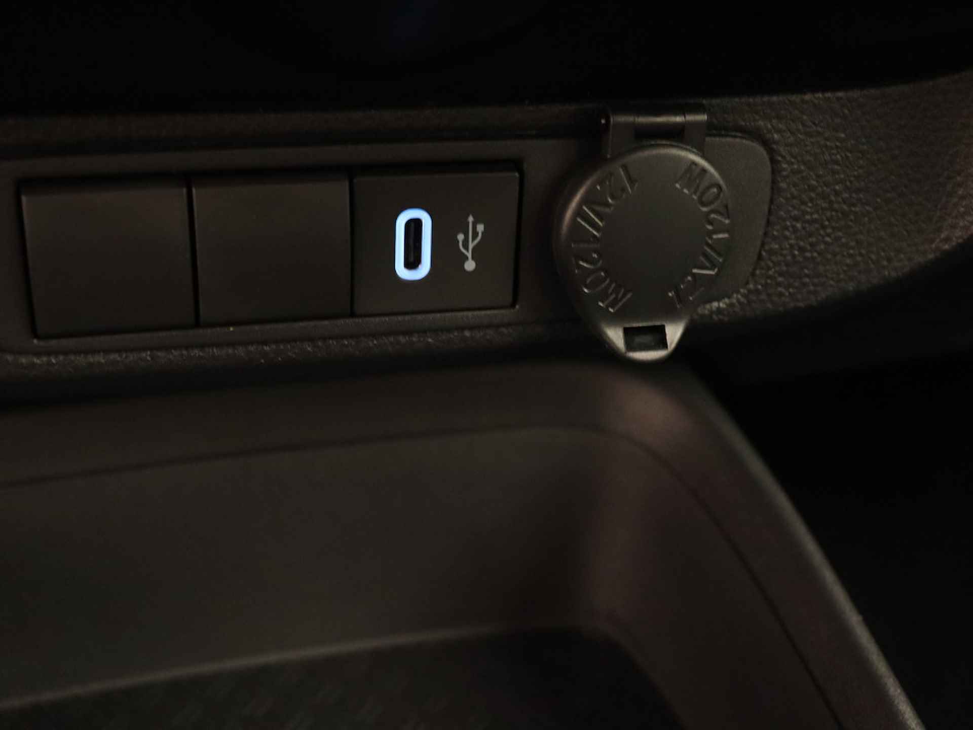 Toyota Aygo X 1.0 VVT-i MT play | Apple CarPlay | Camera | Adaptive Cruise Control | - 35/42
