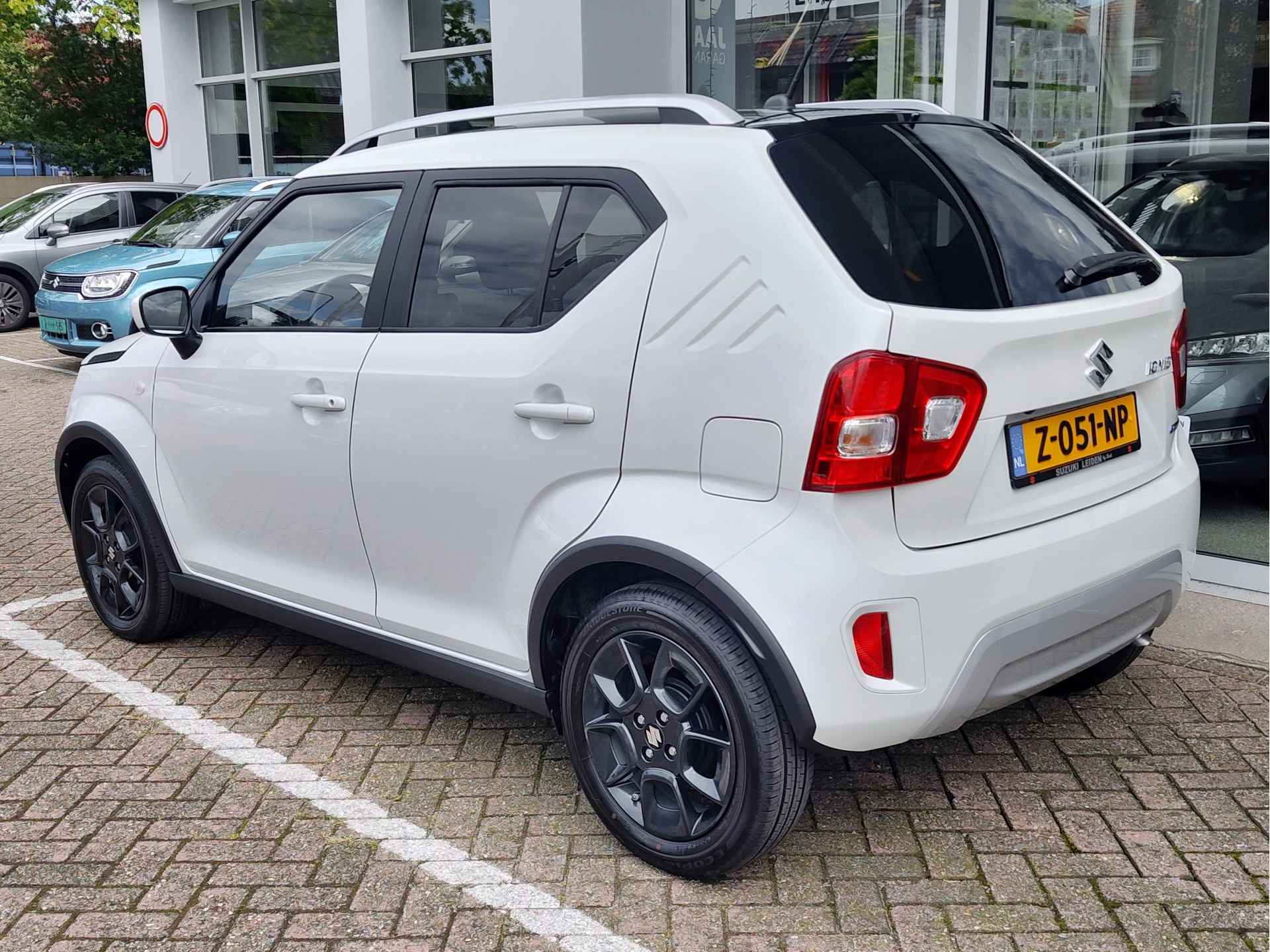 Suzuki Ignis 1.2 SMART HYBRID SELECT AUTOMAAT Navi | Armsteun | Camera | Stoelverwarming - 4/31