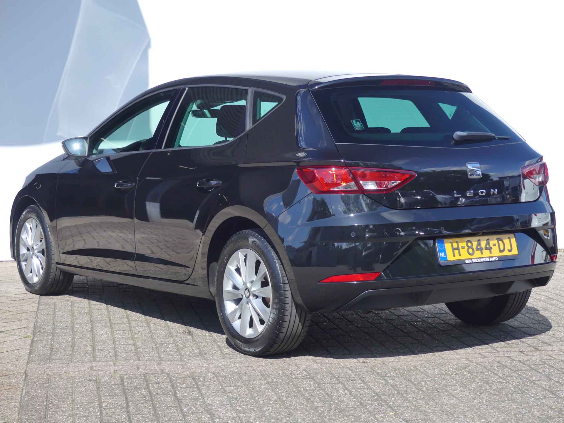 SEAT Leon 1.5 TSI 150PK Style Ultimate Edition DSG-7 | NAVI | CAMERA | PARKEERSENSOREN V+A | APPLE CARPLAY/ANDROID AUTO | - 3/36