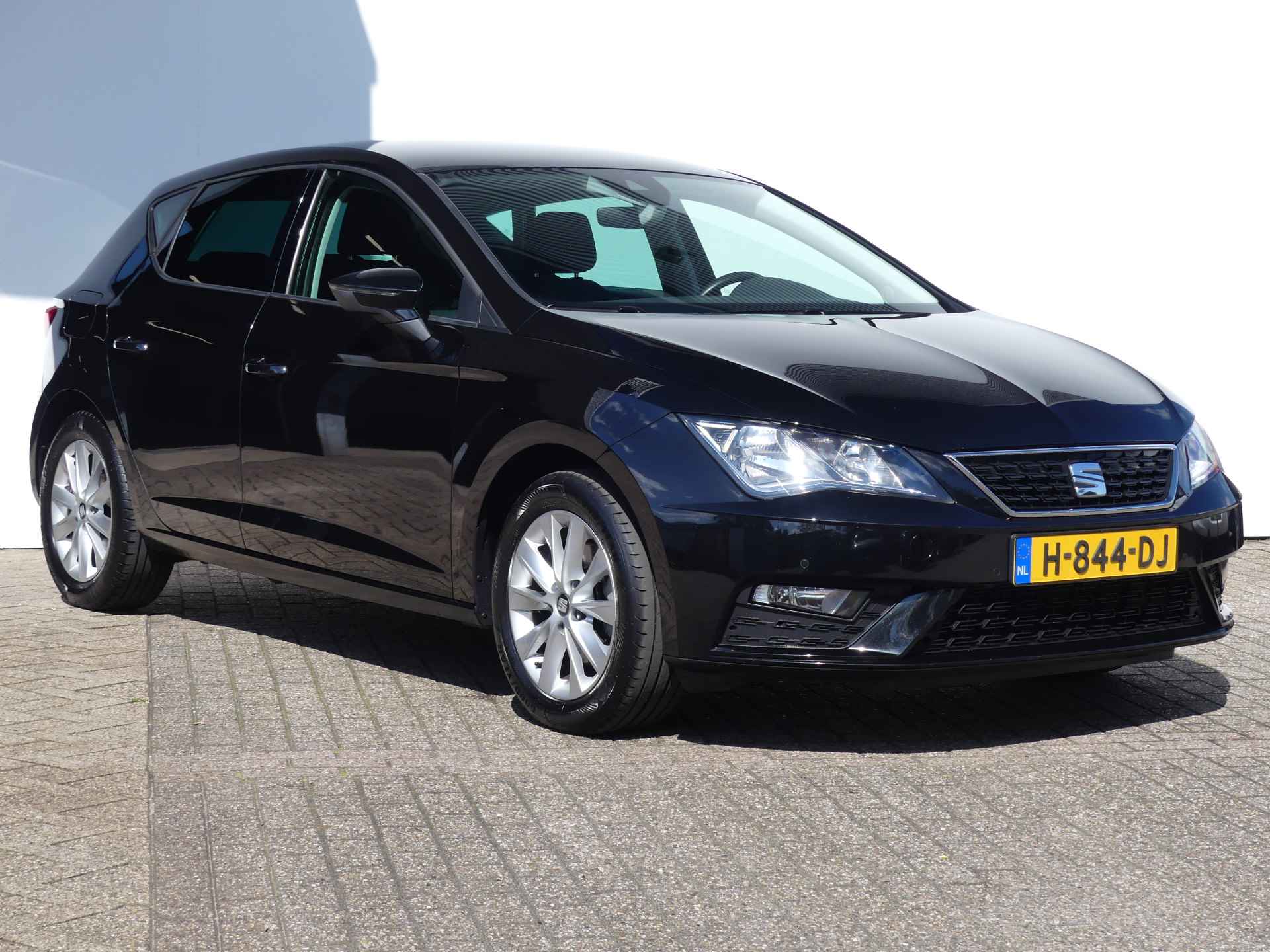 SEAT Leon 1.5 TSI 150PK Style Ultimate Edition DSG-7 | NAVI | CAMERA | PARKEERSENSOREN V+A | APPLE CARPLAY/ANDROID AUTO | - 4/36