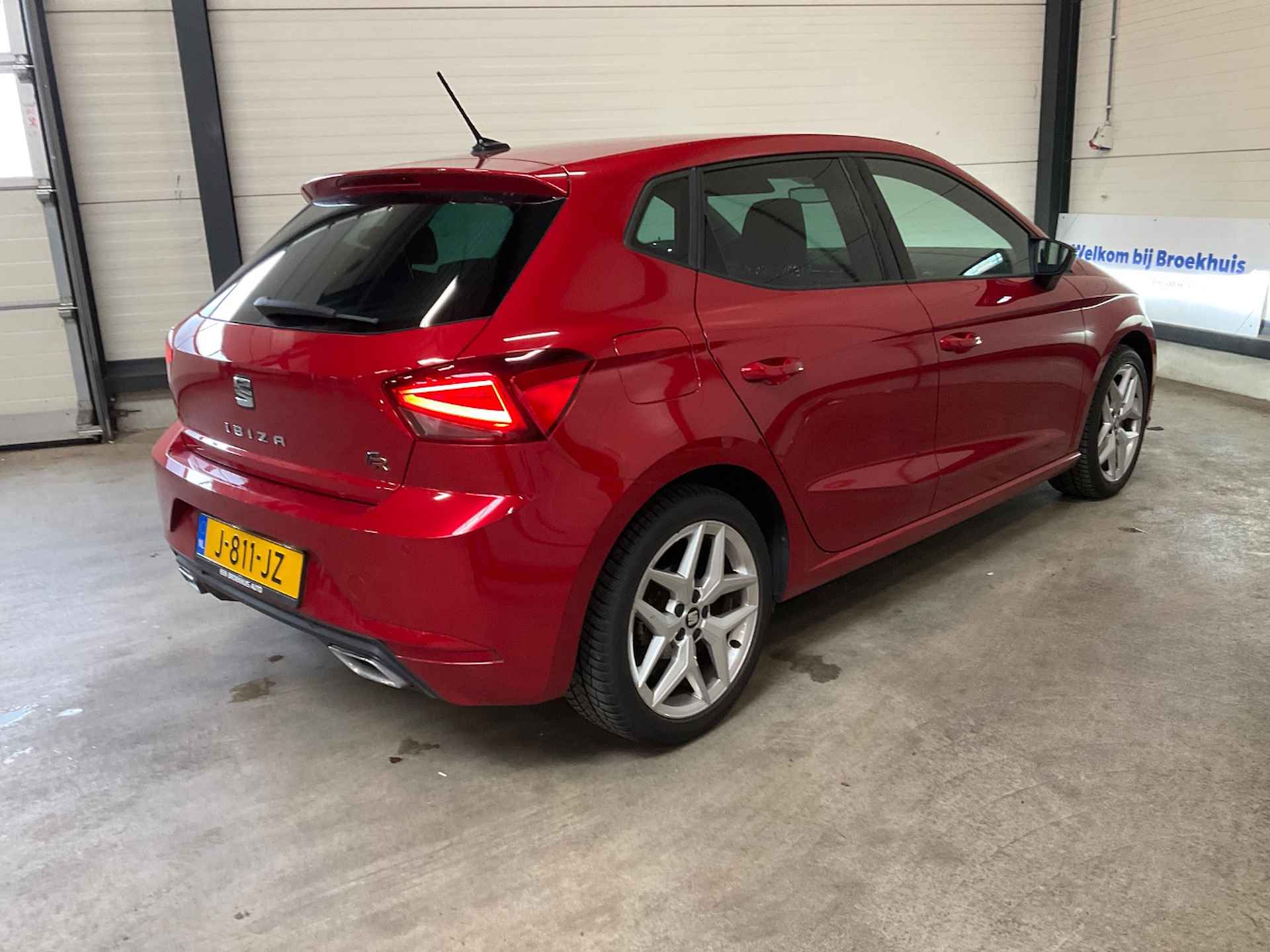 SEAT Ibiza 1.0 TSI FR Business Intense | Adaptive Cruise | Stoelverwarming | Led | Climate Control | Navigatie | Apple Carplay / Android Au - 2/4