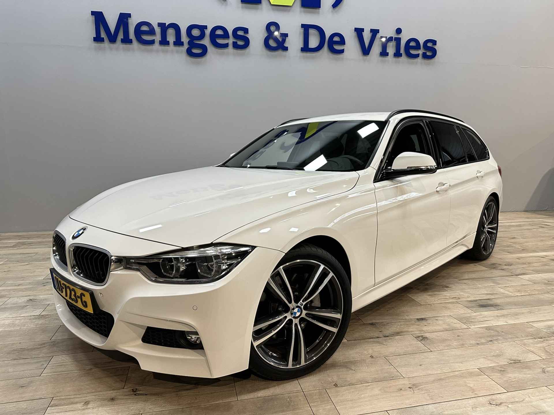 BMW 3 Serie Touring 340i 326 PK Centennial High Executive M Sport | 6 Cilinder | Airco ECC | LED | Navigatie | Leer | Trekhaak | Stoelverwarming | 19" velgen | DAB | Isofix | NAP | - 7/52