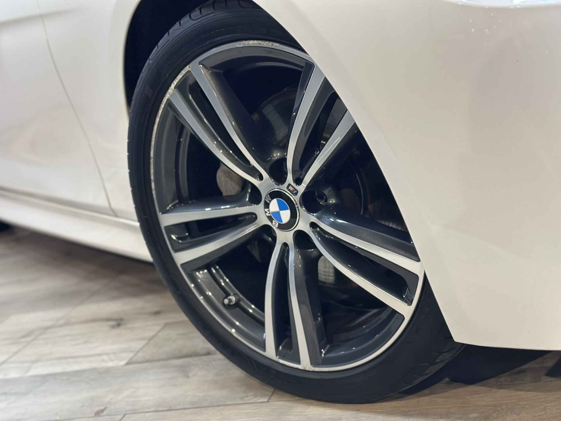 BMW 3 Serie Touring 340i 326 PK Centennial High Executive M Sport | 6 Cilinder | Airco ECC | LED | Navigatie | Leer | Trekhaak | Stoelverwarming | 19" velgen | DAB | Isofix | NAP | - 9/52