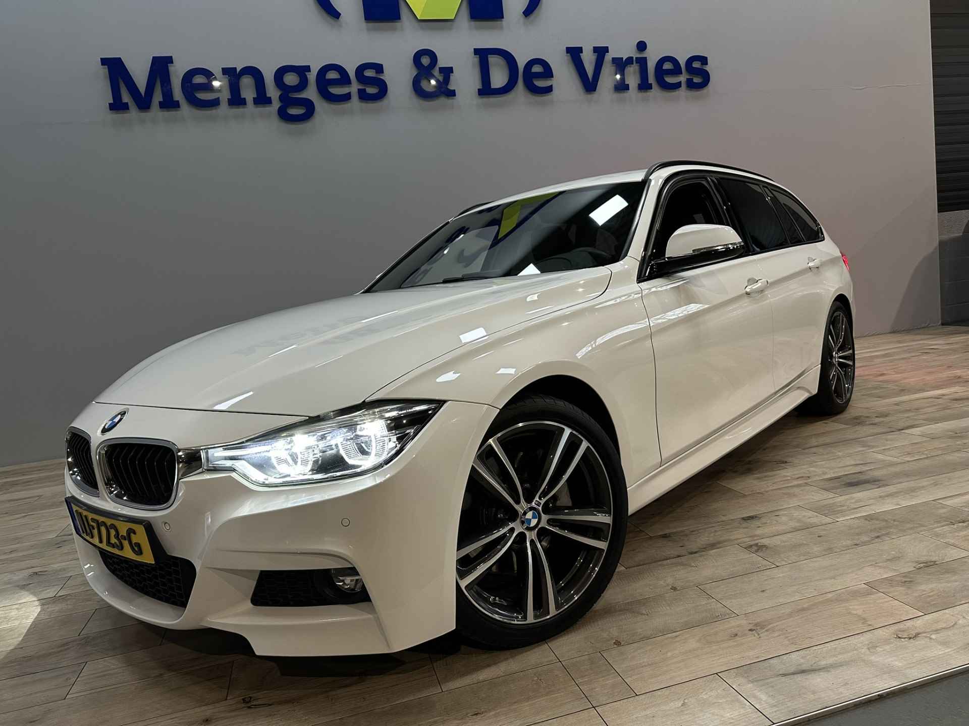 BMW 3 Serie Touring 340i 326 PK Centennial High Executive M Sport | 6 Cilinder | Airco ECC | LED | Navigatie | Leer | Trekhaak | Stoelverwarming | 19" velgen | DAB | Isofix | NAP | - 43/52