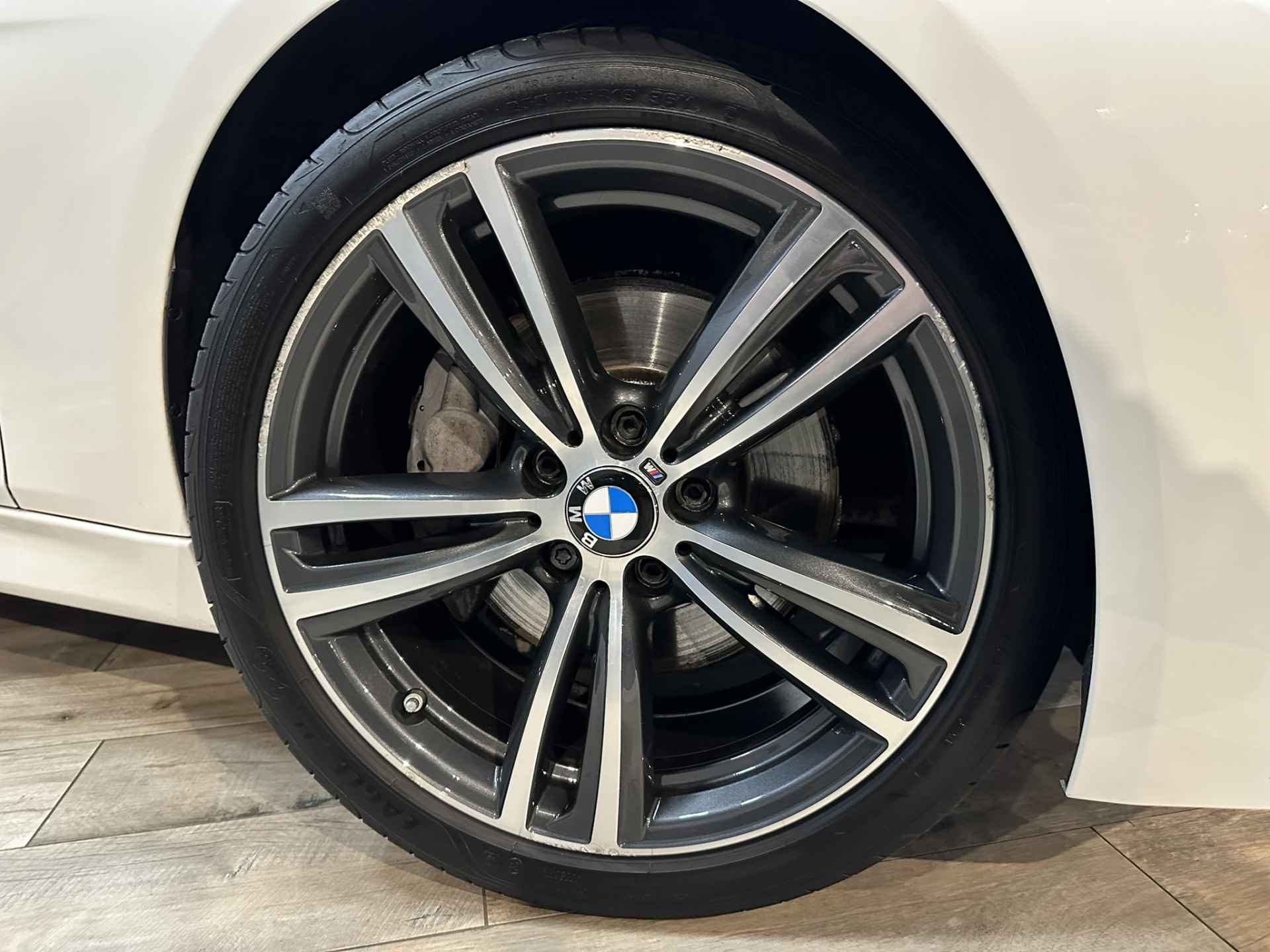 BMW 3 Serie Touring 340i 326 PK Centennial High Executive M Sport | 6 Cilinder | Airco ECC | LED | Navigatie | Leer | Trekhaak | Stoelverwarming | 19" velgen | DAB | Isofix | NAP | - 49/52