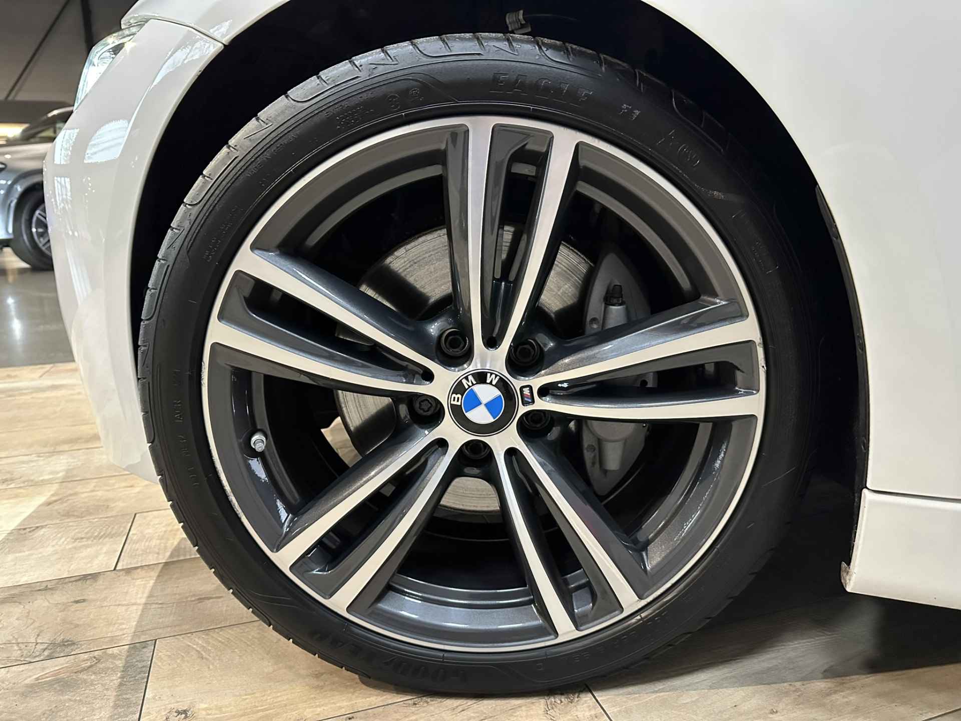 BMW 3 Serie Touring 340i 326 PK Centennial High Executive M Sport | 6 Cilinder | Airco ECC | LED | Navigatie | Leer | Trekhaak | Stoelverwarming | 19" velgen | DAB | Isofix | NAP | - 52/52