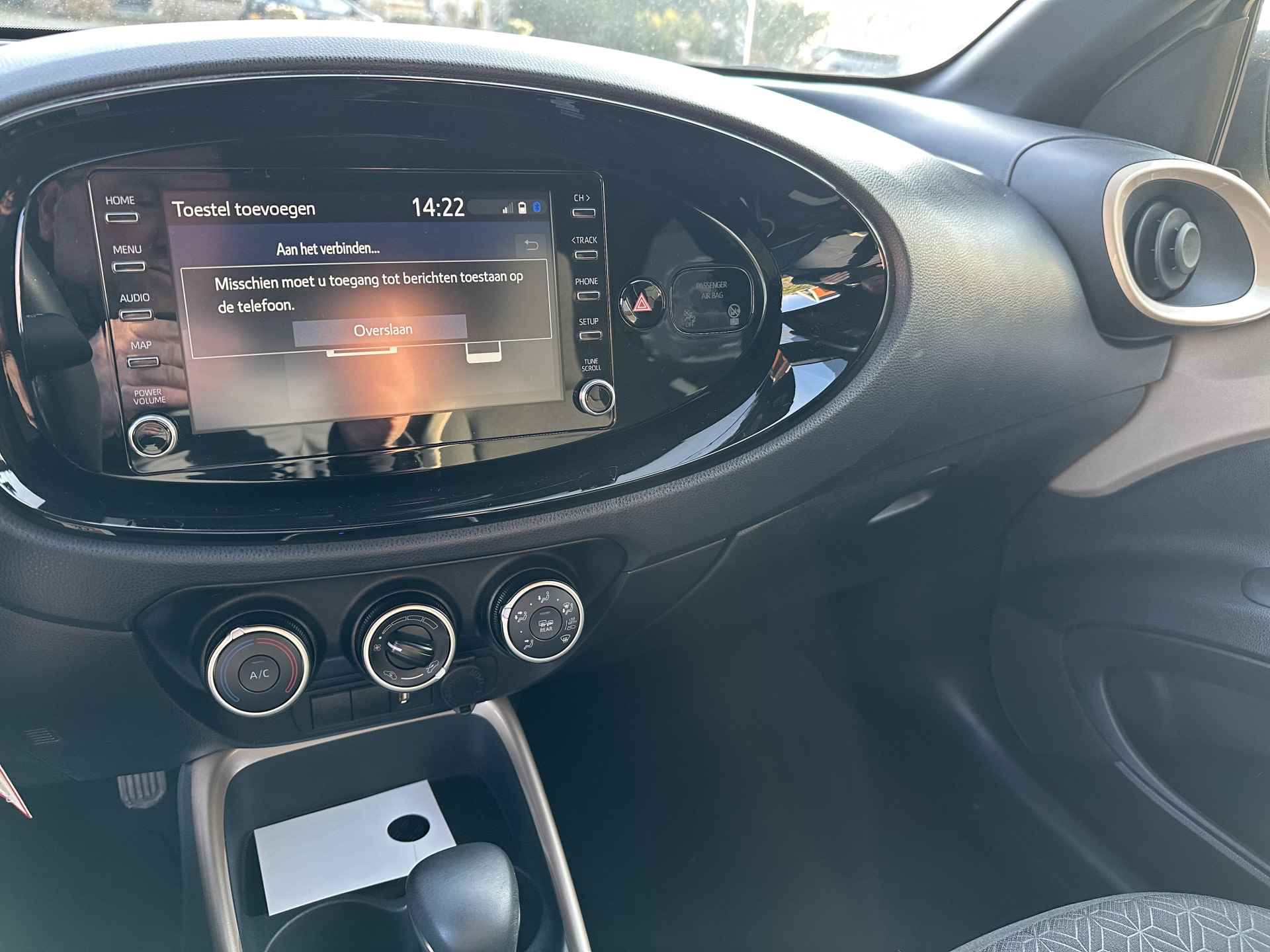 Toyota Aygo X 1.0 VVT-i Pulse Automaat Bi-tone / lichtmetalen velgen / Apple Carplay / Android Auto / parkeercamera / 10 jaar garantie / auto - 21/32