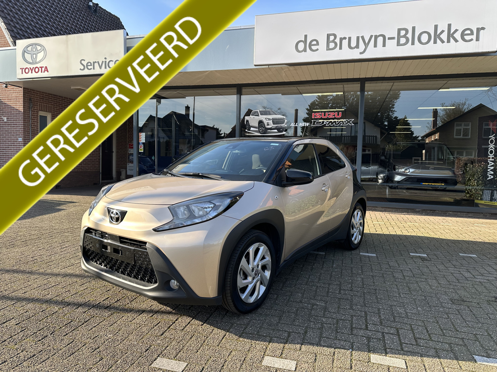 Toyota Aygo X 1.0 VVT-i Pulse Automaat Bi-tone / lichtmetalen velgen / Apple Carplay / Android Auto / parkeercamera / 10 jaar garantie / auto