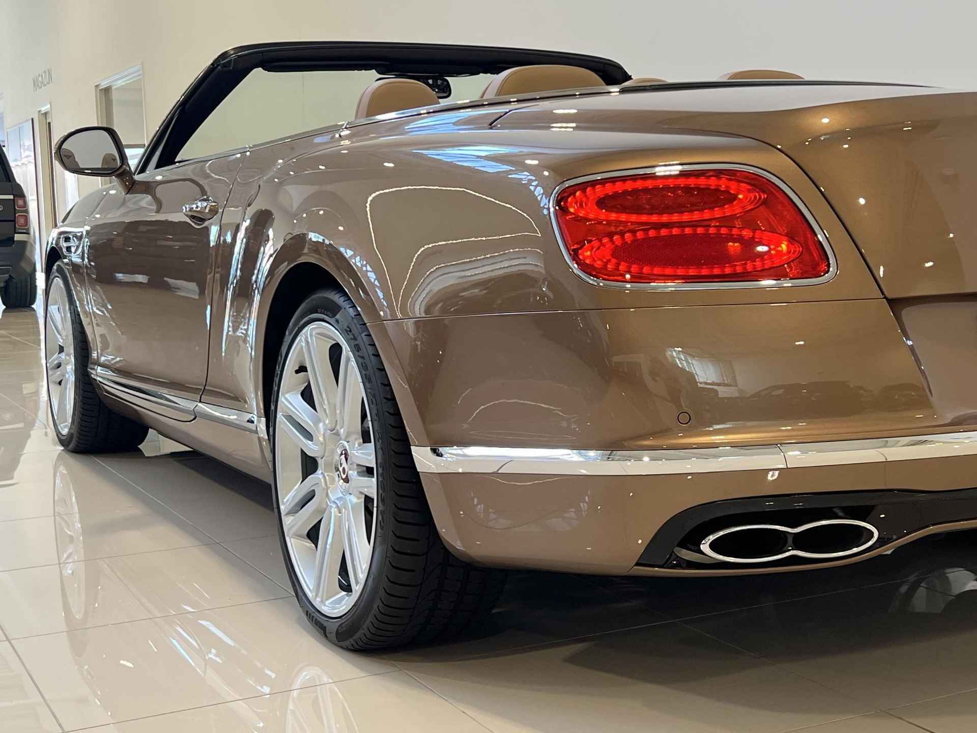 Bentley Continental GTC V8 | Mulliner | Breitling for Bentley | Comfort Seats Massage - 10/59