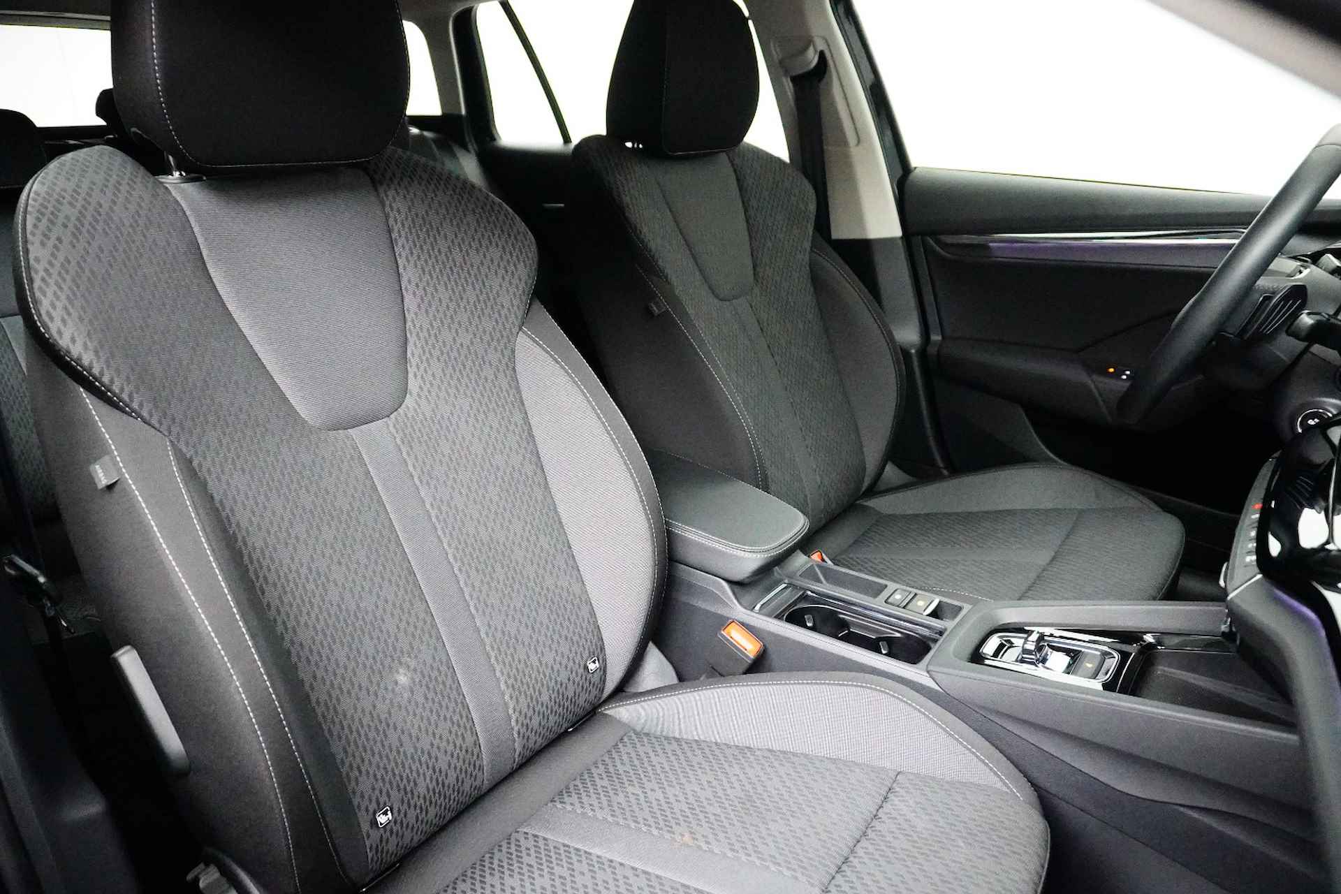 Škoda Octavia Combi 1.5 e-TSI 150 pk Business Edition 7-DSG | Parkeersensoren | Navigatie | Stoelverwarming | | Parkeersensoren | Navigatie | Stoelverwarming | - 11/22