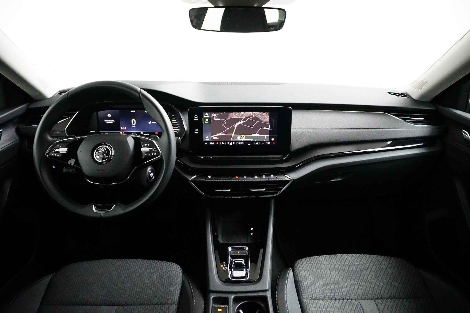 Škoda Octavia Combi 1.5 e-TSI 150 pk Business Edition 7-DSG | Parkeersensoren | Navigatie | Stoelverwarming | | Parkeersensoren | Navigatie | Stoelverwarming | - 12/22