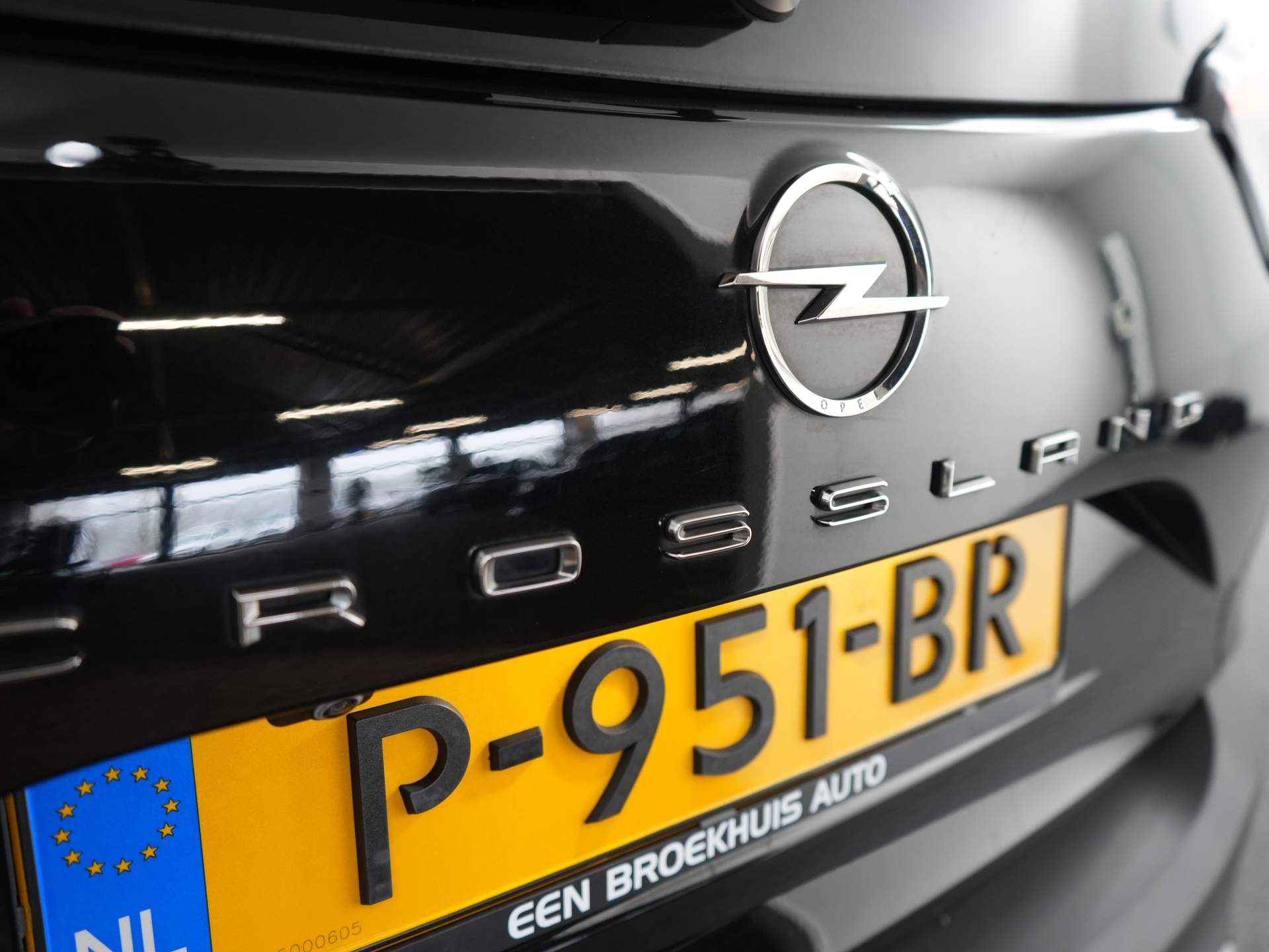 Opel Crossland 1.2 Turbo GS | Stoel+ Stuurverwarming | Dodehoekdetectie | Clima | Navigatie | Parkeersensoren V+A | Achteruitrijcamera - 26/26