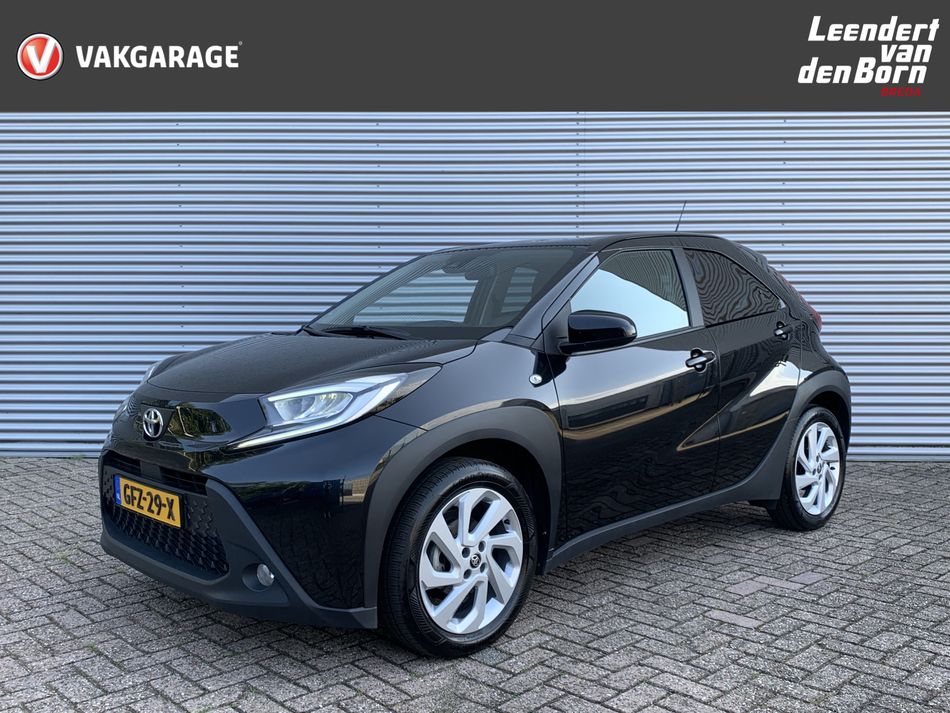 Toyota Aygo X 1.0 VVT-i MT First Apple Carplay/Android Auto | Camera | ECC | DAB | Stoel verwarming