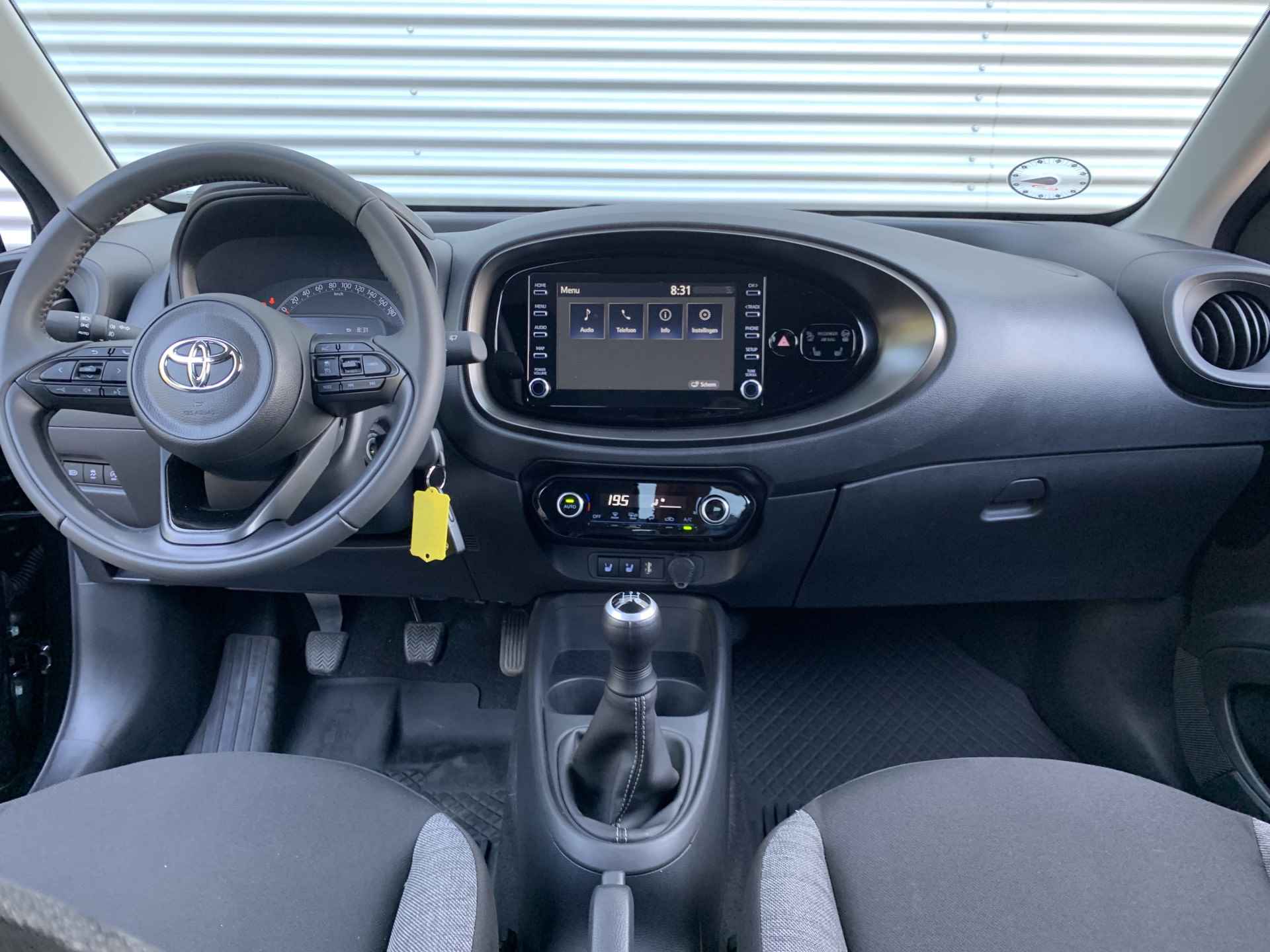 Toyota Aygo X 1.0 VVT-i MT First Apple Carplay/Android Auto | Camera | ECC | DAB | Stoel verwarming - 12/24