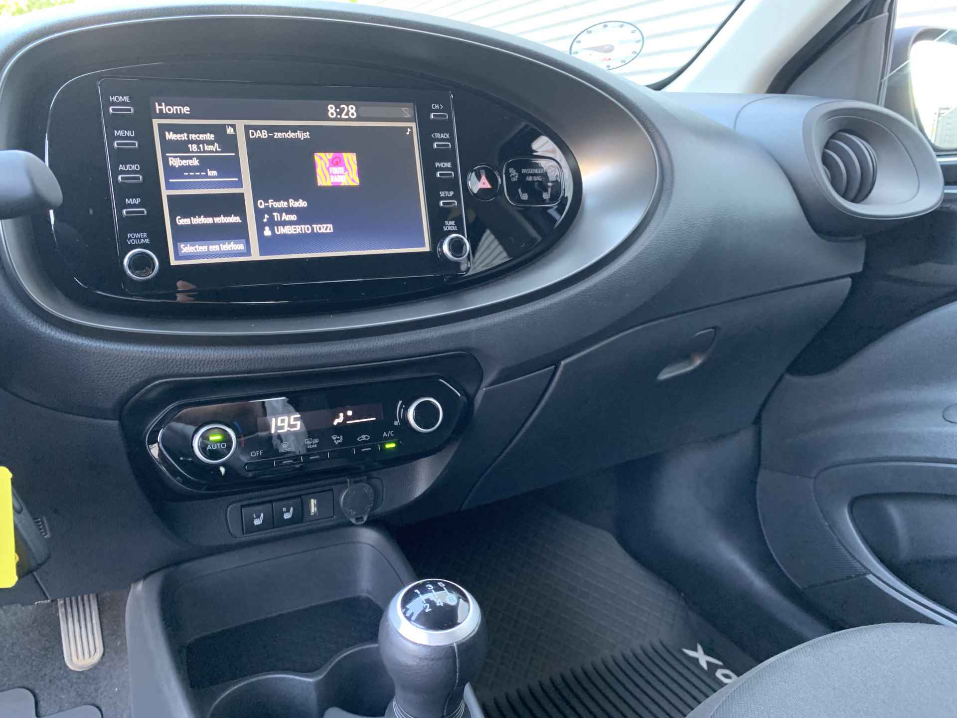 Toyota Aygo X 1.0 VVT-i MT First Apple Carplay/Android Auto | Camera | ECC | DAB | Stoel verwarming - 17/24