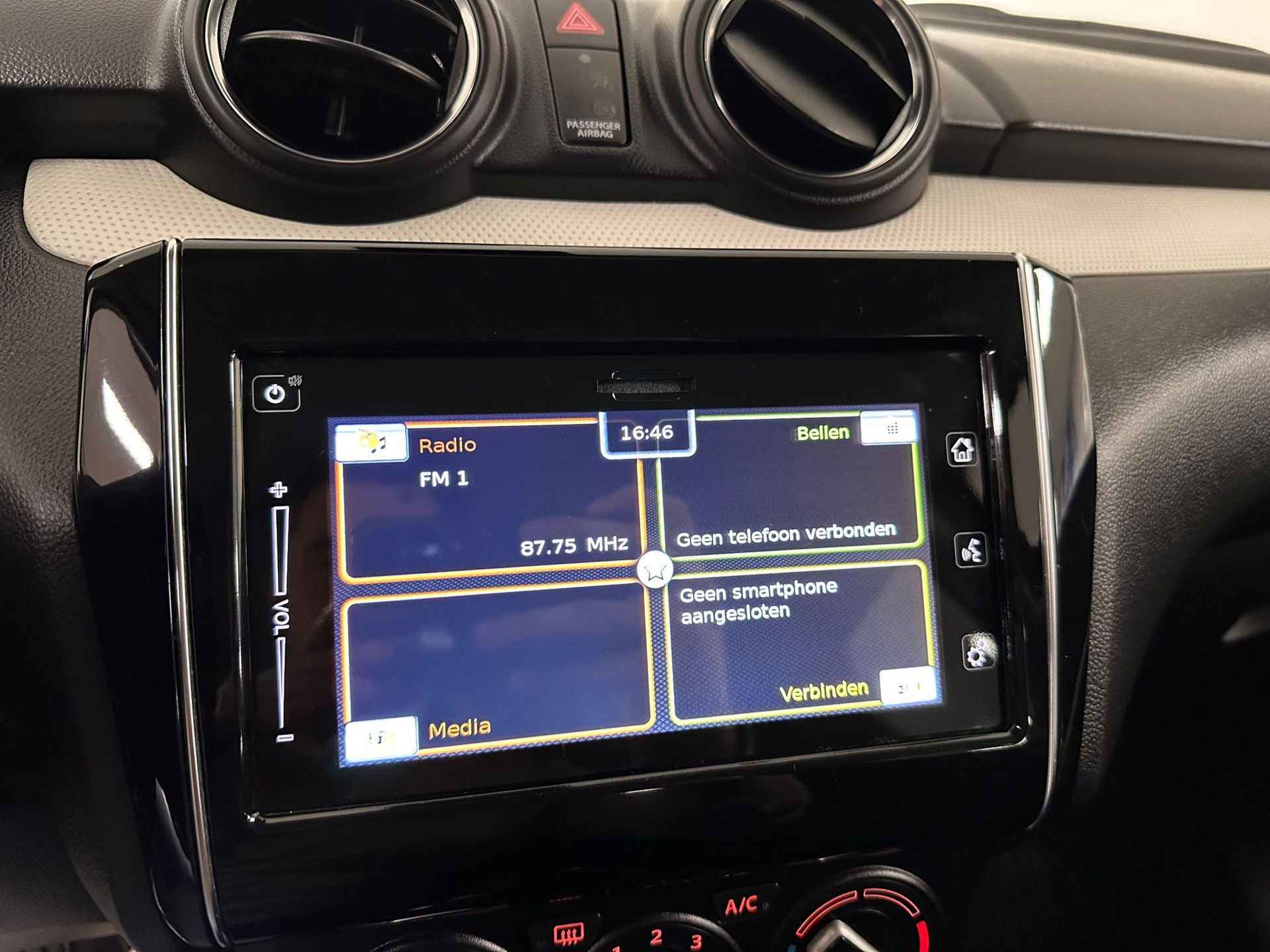 Suzuki Swift 1.2 Select Smart Hybrid | Cruise Control Adaptief | Carplay | Camera | - 17/31