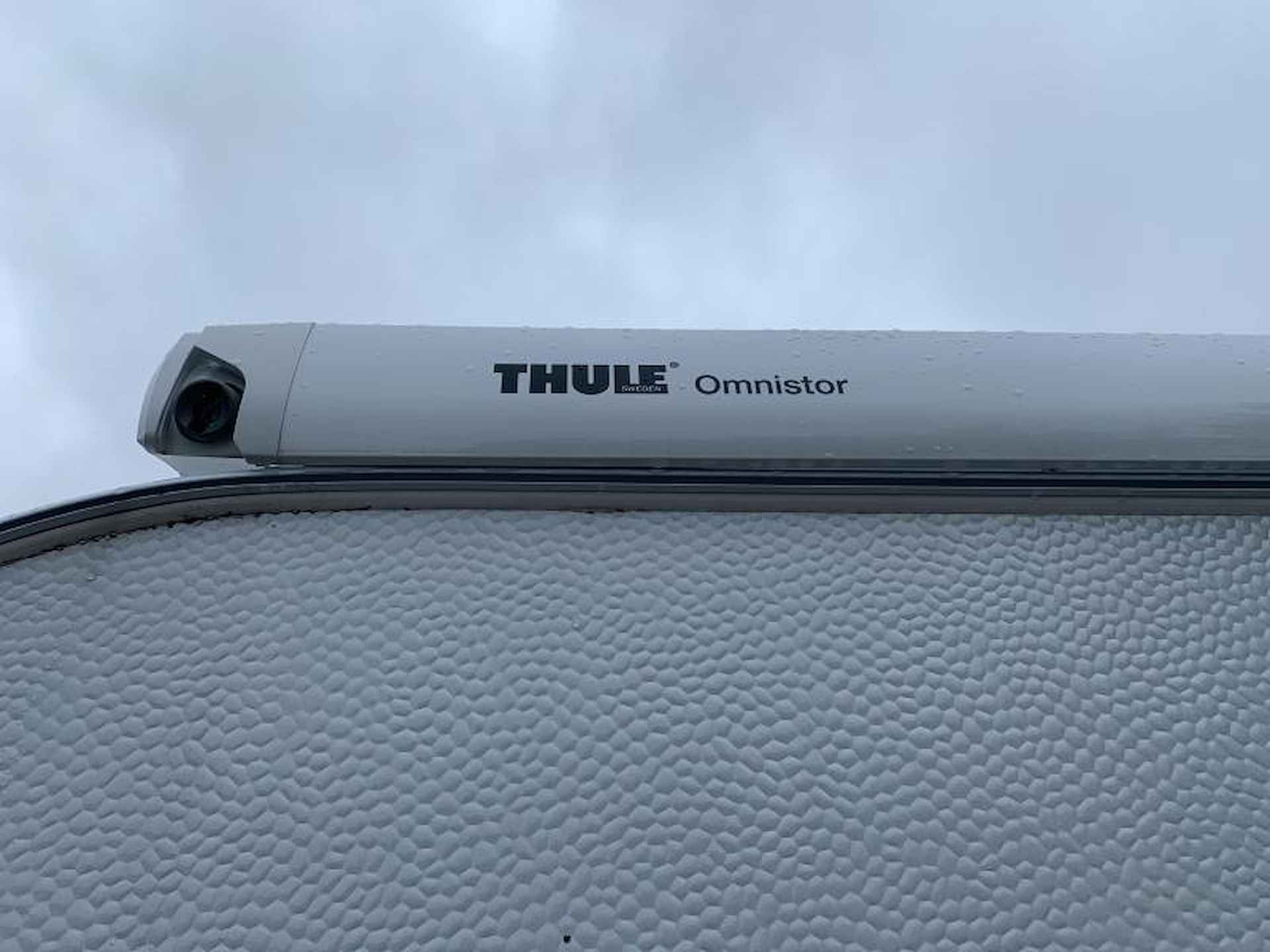 LMC Vivo 440 D Mover/Thule luifel - 12/12