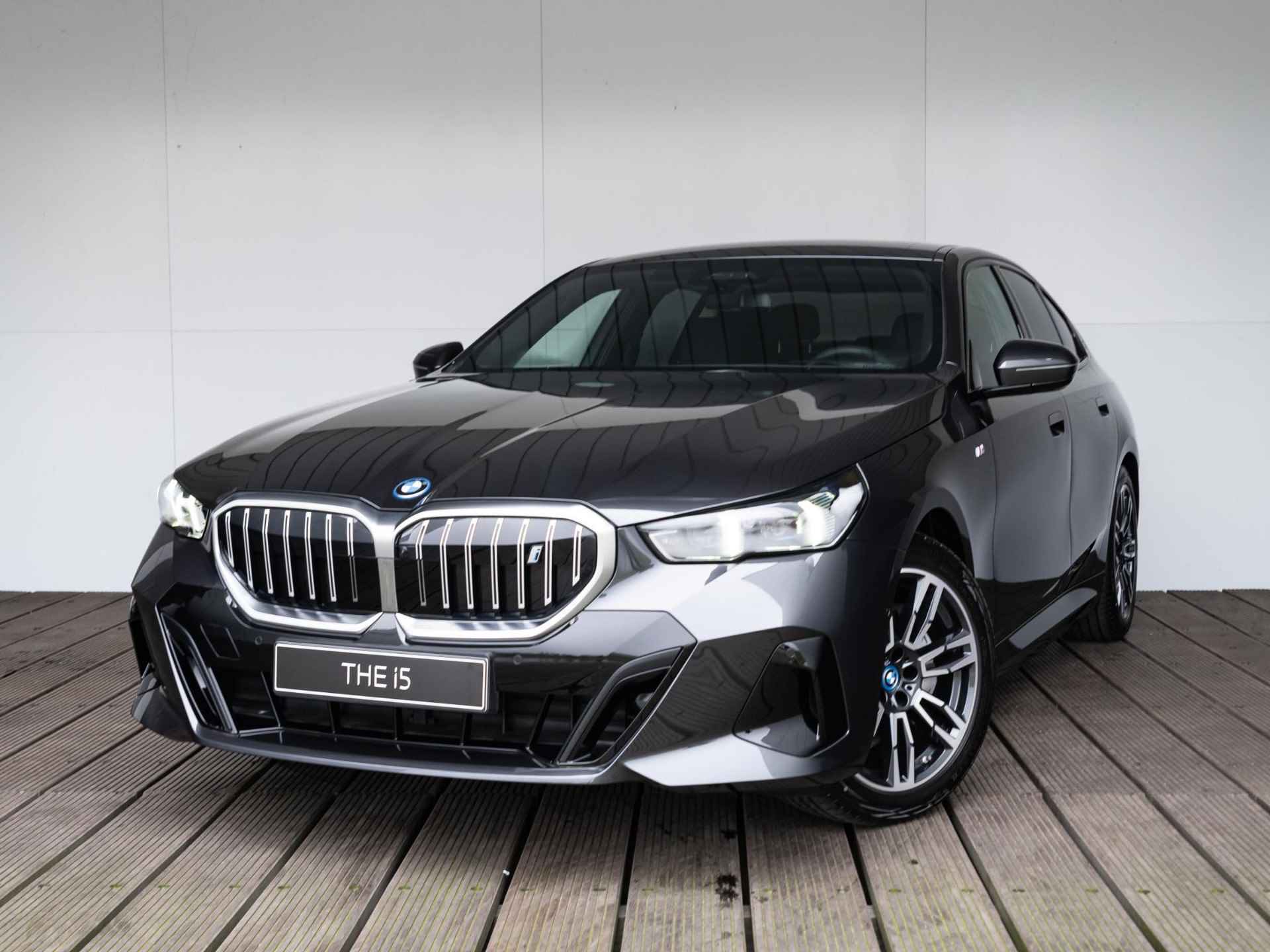 BMW i5 eDrive40 | M Sport Edition | M Sportpakket | Innovation Pack | Travel Pack - 38/38