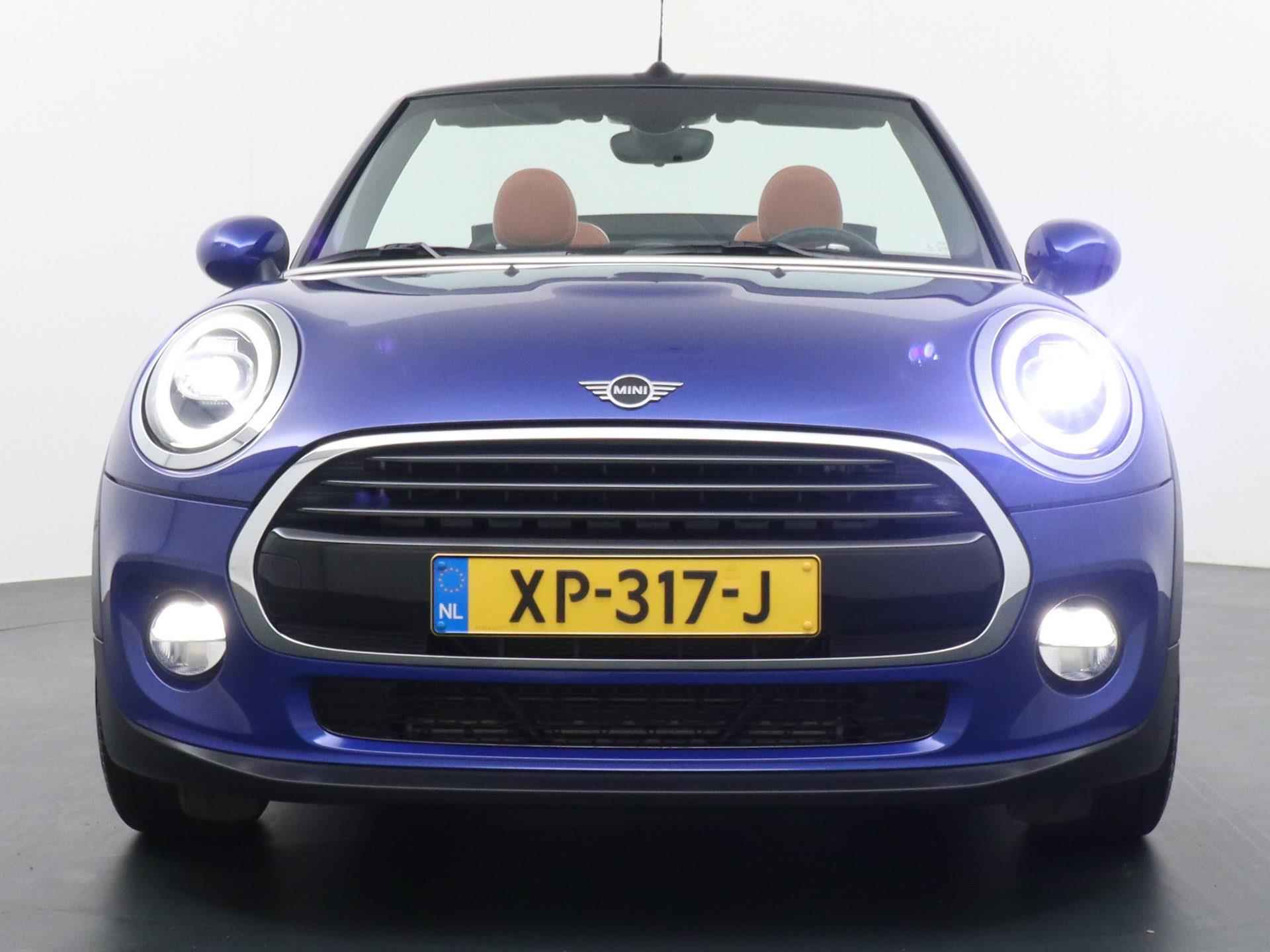 Mini Mini Cabrio 1.5 Cooper Chili VAN: 28.900,- VOOR 25.877,- UW ZOMERVOORDEEL: 3.023,-|ORIG. NL | LEER| STOELVERWARMING| - 4/43