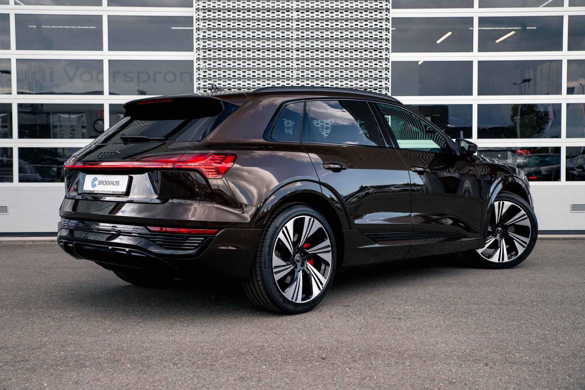 Audi Q8 e-tron 55 quattro S Edition 115 kWh | Assistentiepakket Plus | Supersportstoelen | 360 camera | Keyless | B&O | 22" - 3/41