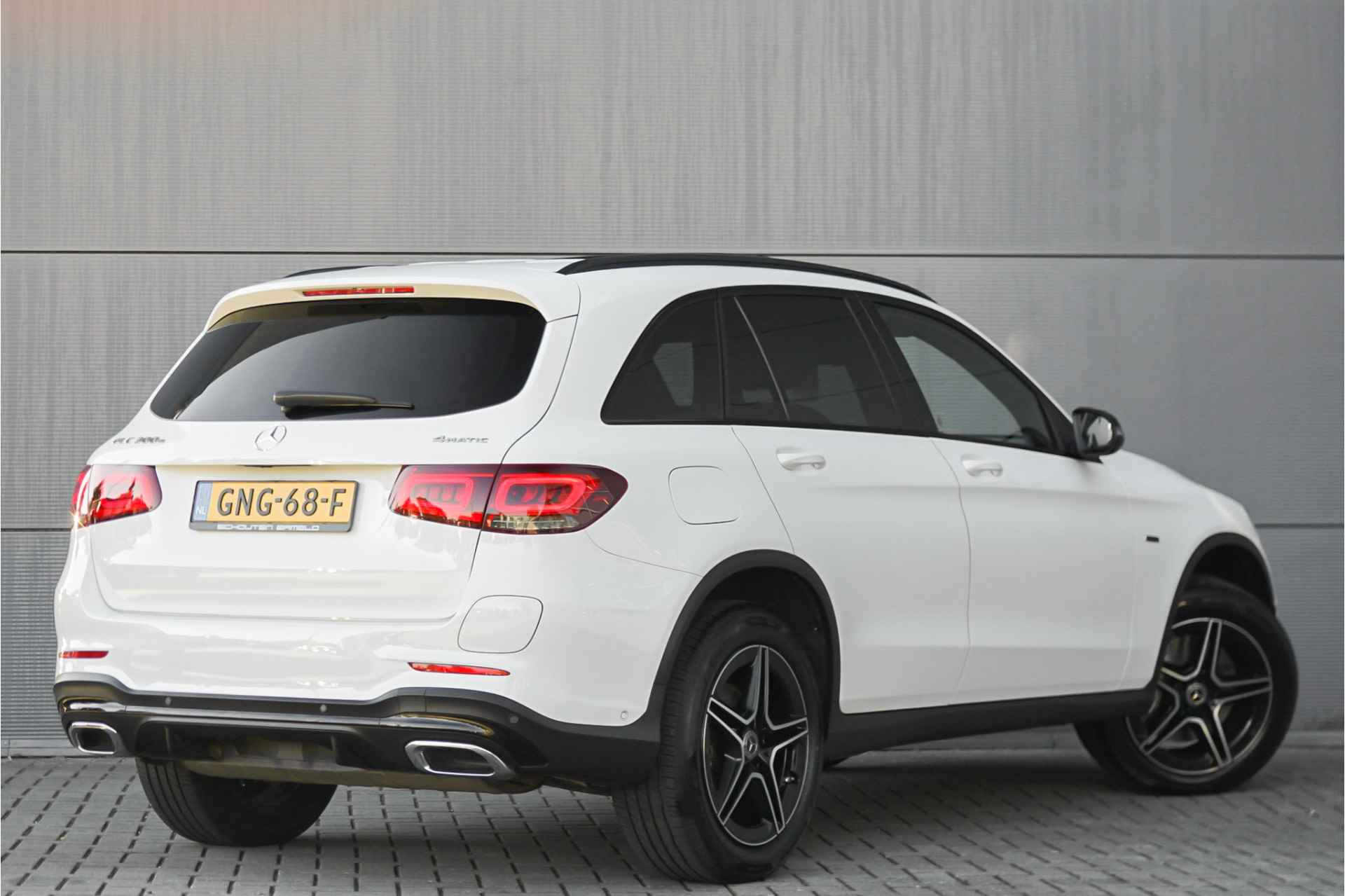 Mercedes-Benz GLC 300e 4MATIC AMG Pano Trekhaak LED Camera - 19/59