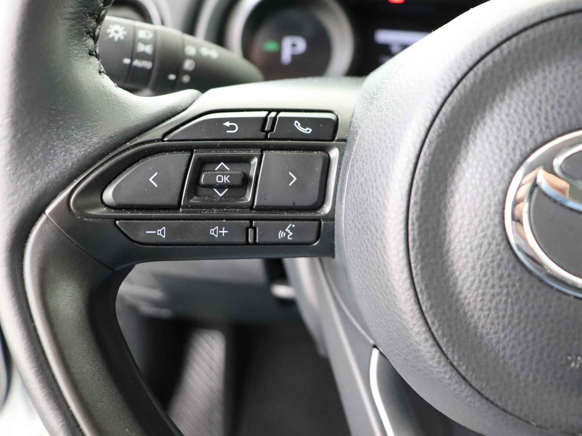 Toyota Yaris 1.5 Hybrid Dynamic Limited I Apple Carplay/Android Auto I Climate Control I Cruise Control Adaptief I Camera I Stoelverwarming | Dealer Onderhouden I Keyless Entry/Start I USB I - 21/46
