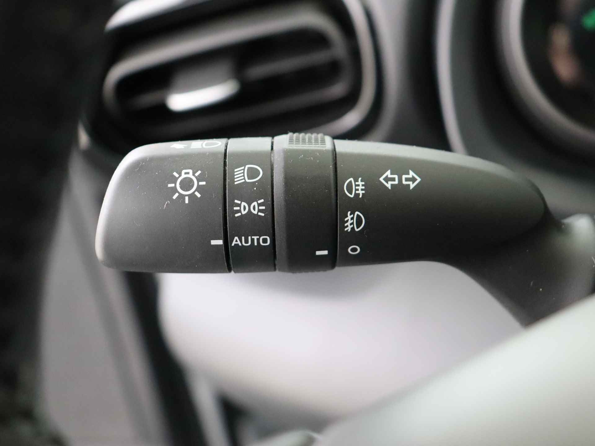 Toyota Yaris 1.5 Hybrid Dynamic Limited I Apple Carplay/Android Auto I Climate Control I Cruise Control Adaptief I Camera I Stoelverwarming | Dealer Onderhouden I Keyless Entry/Start I USB I - 23/46