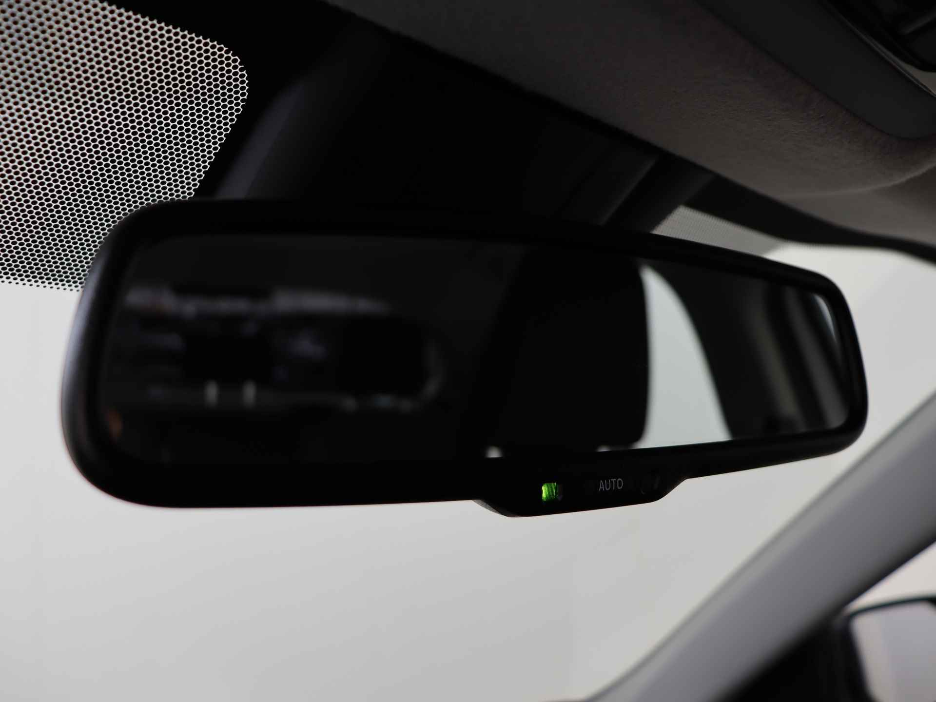 Toyota Yaris 1.5 Hybrid Dynamic Limited I Apple Carplay/Android Auto I Climate Control I Cruise Control Adaptief I Camera I Stoelverwarming | Dealer Onderhouden I Keyless Entry/Start I USB I - 30/46